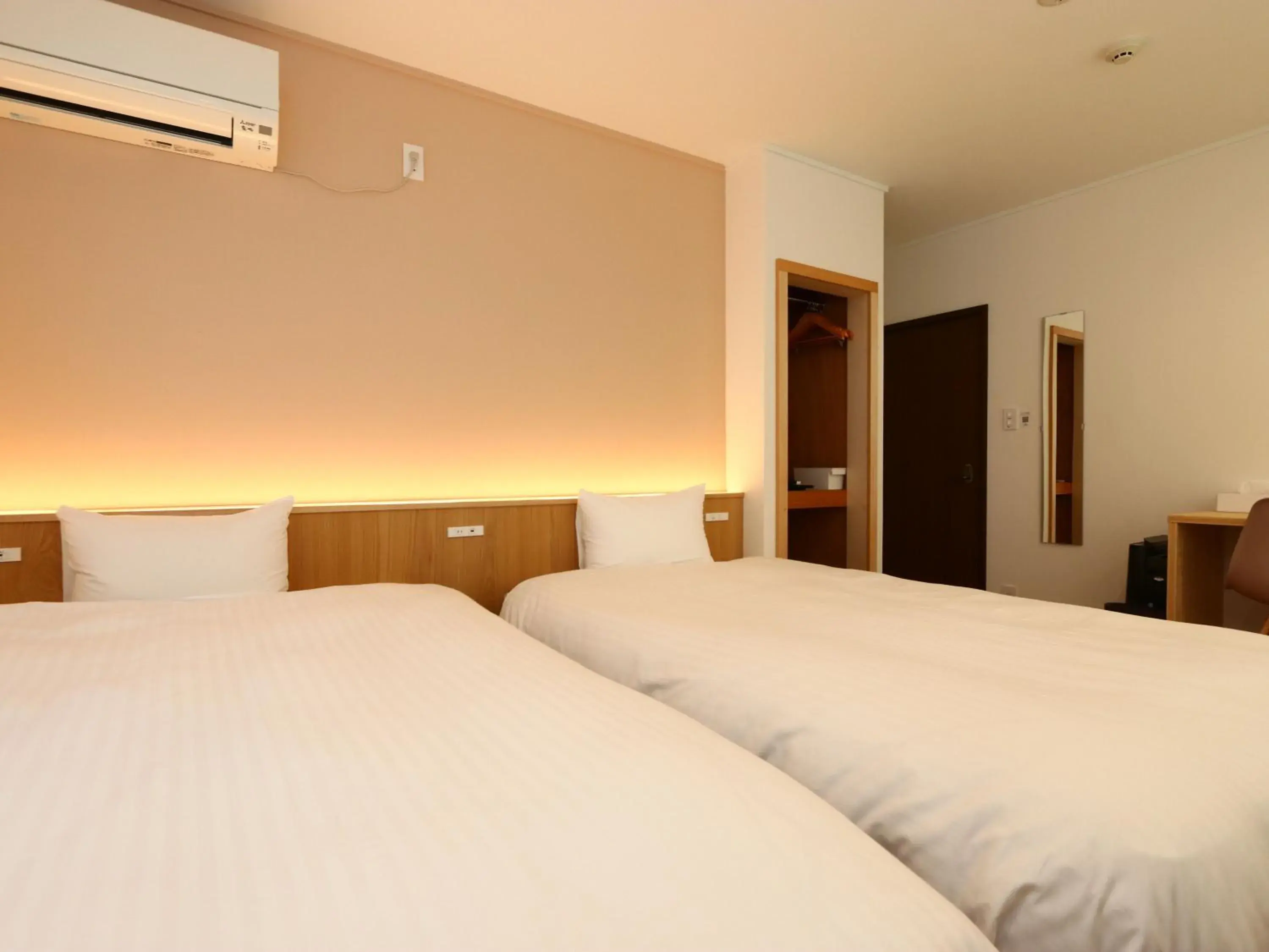 Superior Twin Room with City View - single occupancy in nirasakiyaSTAY Superior Twin Room with City View - single occupancy in nirasakiyaSTAY