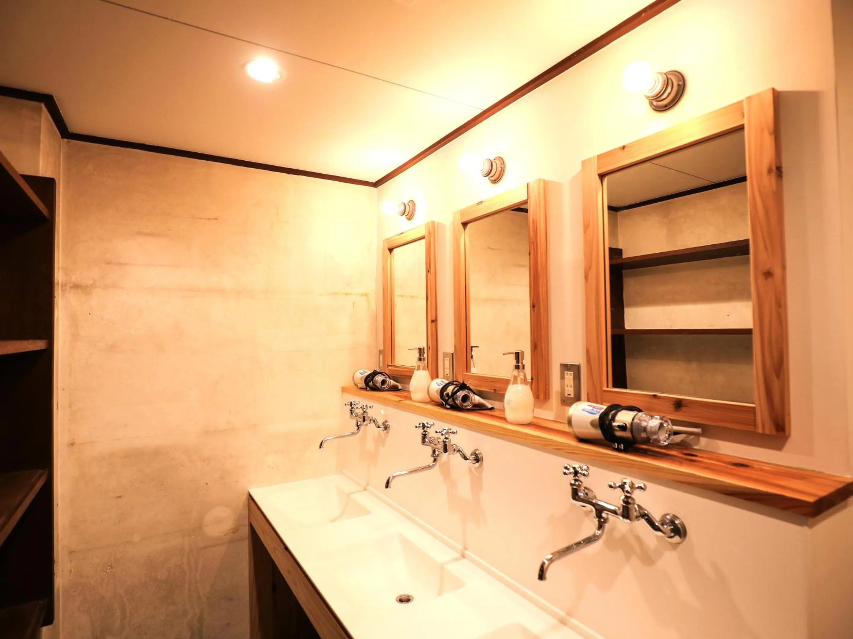 Area and facilities in chAho Hostel Nirasaki / Outdoor Base