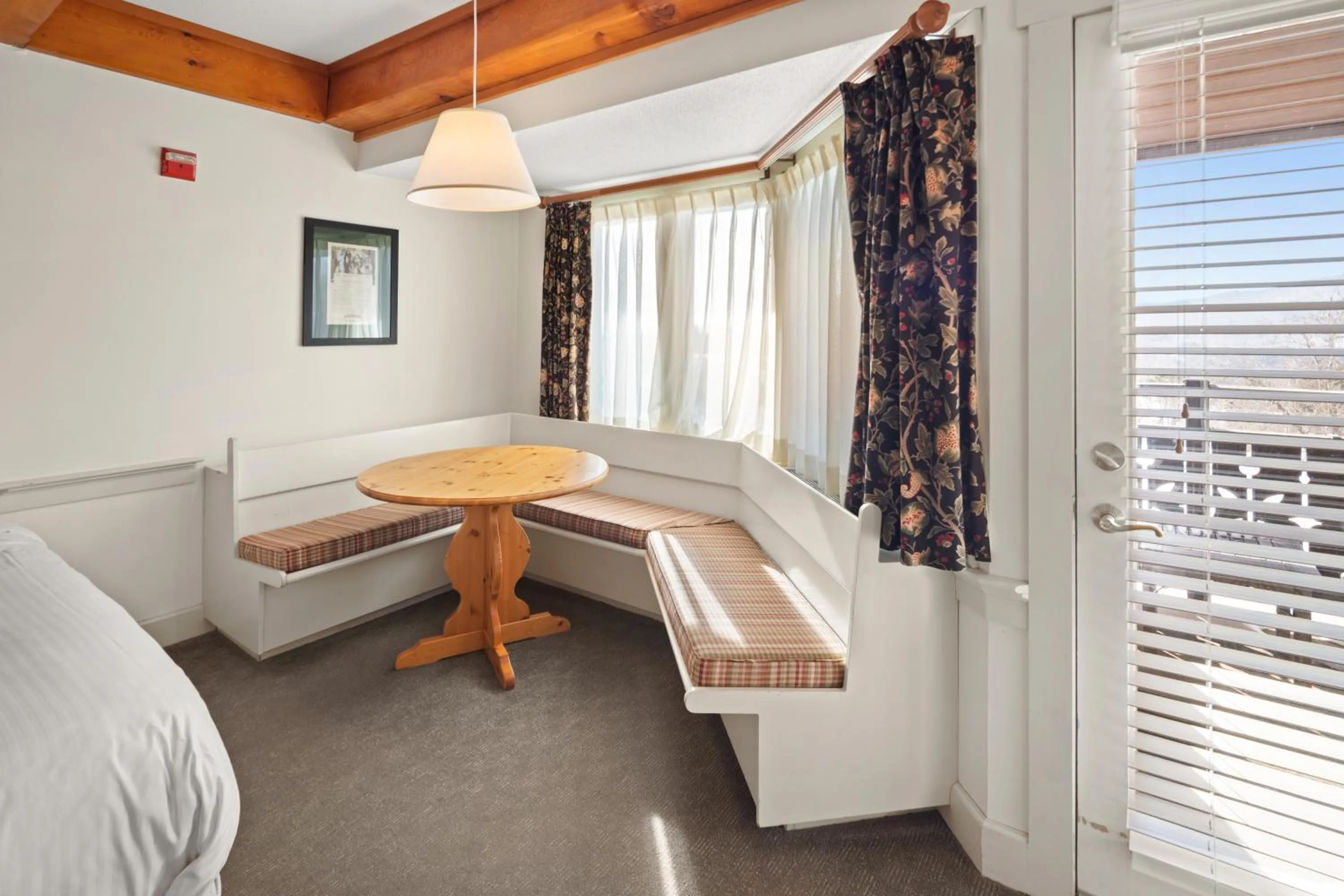 Seating area, Bed in von Trapp Family Lodge & Resort