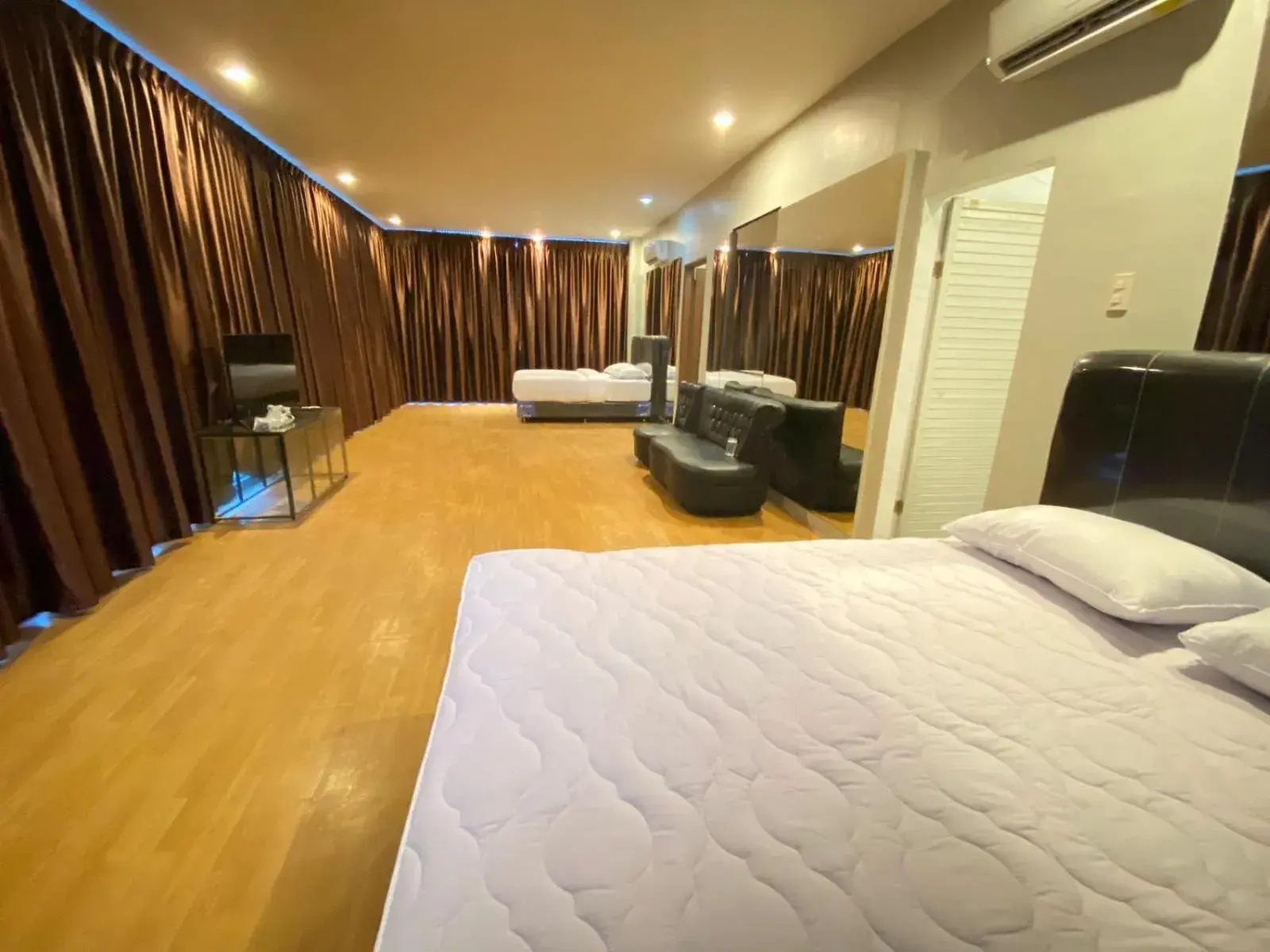 Two-Bedroom Suite in De'Tonga Hotel Two-Bedroom Suite in De'Tonga Hotel