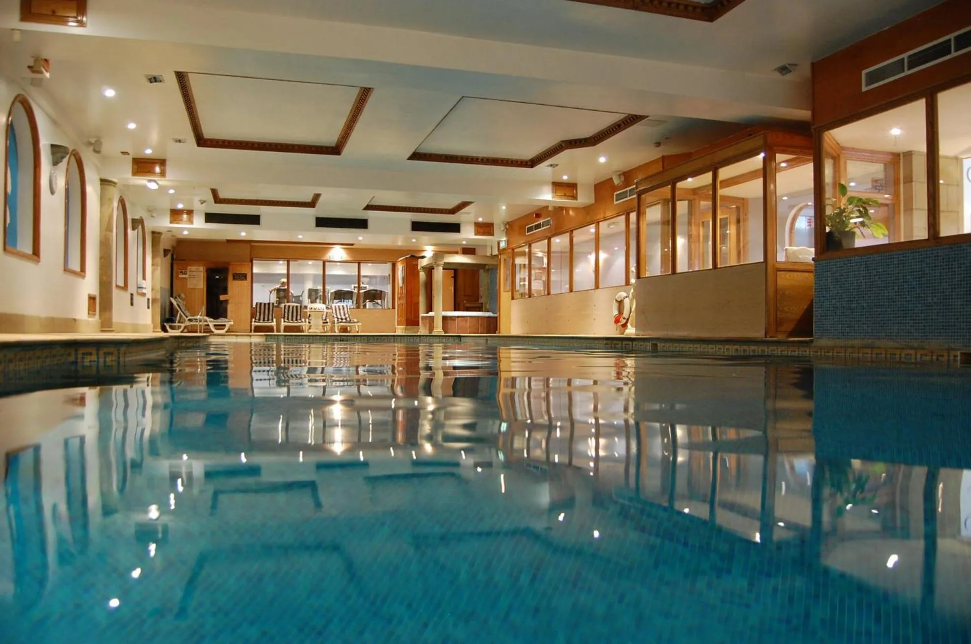 Swimming pool in The Sleepwell Inn