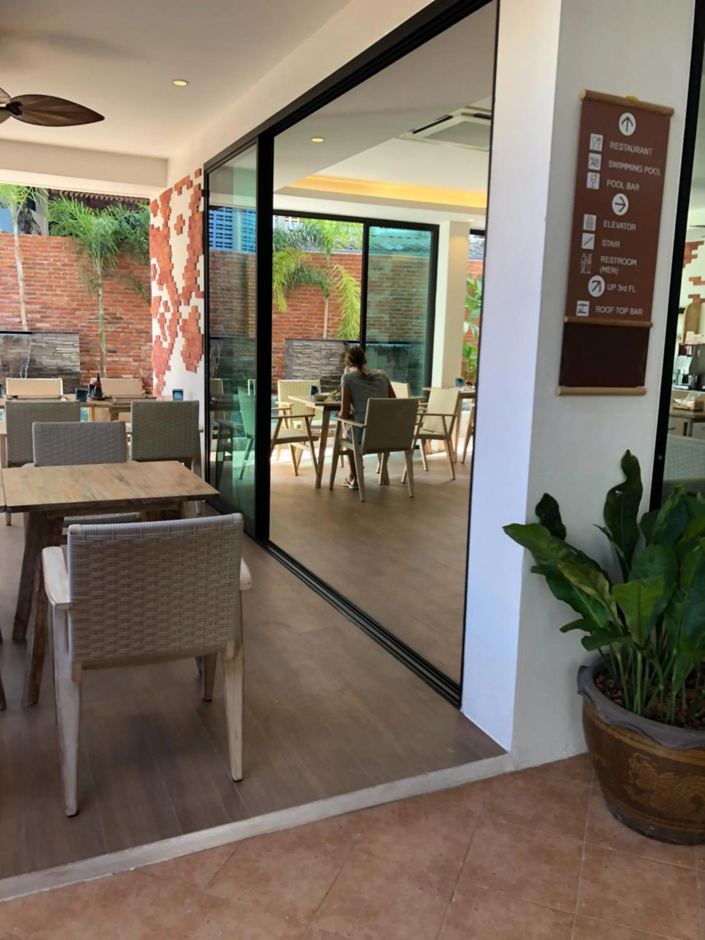 Restaurant/places to eat in Nine Hotel Chiangmai