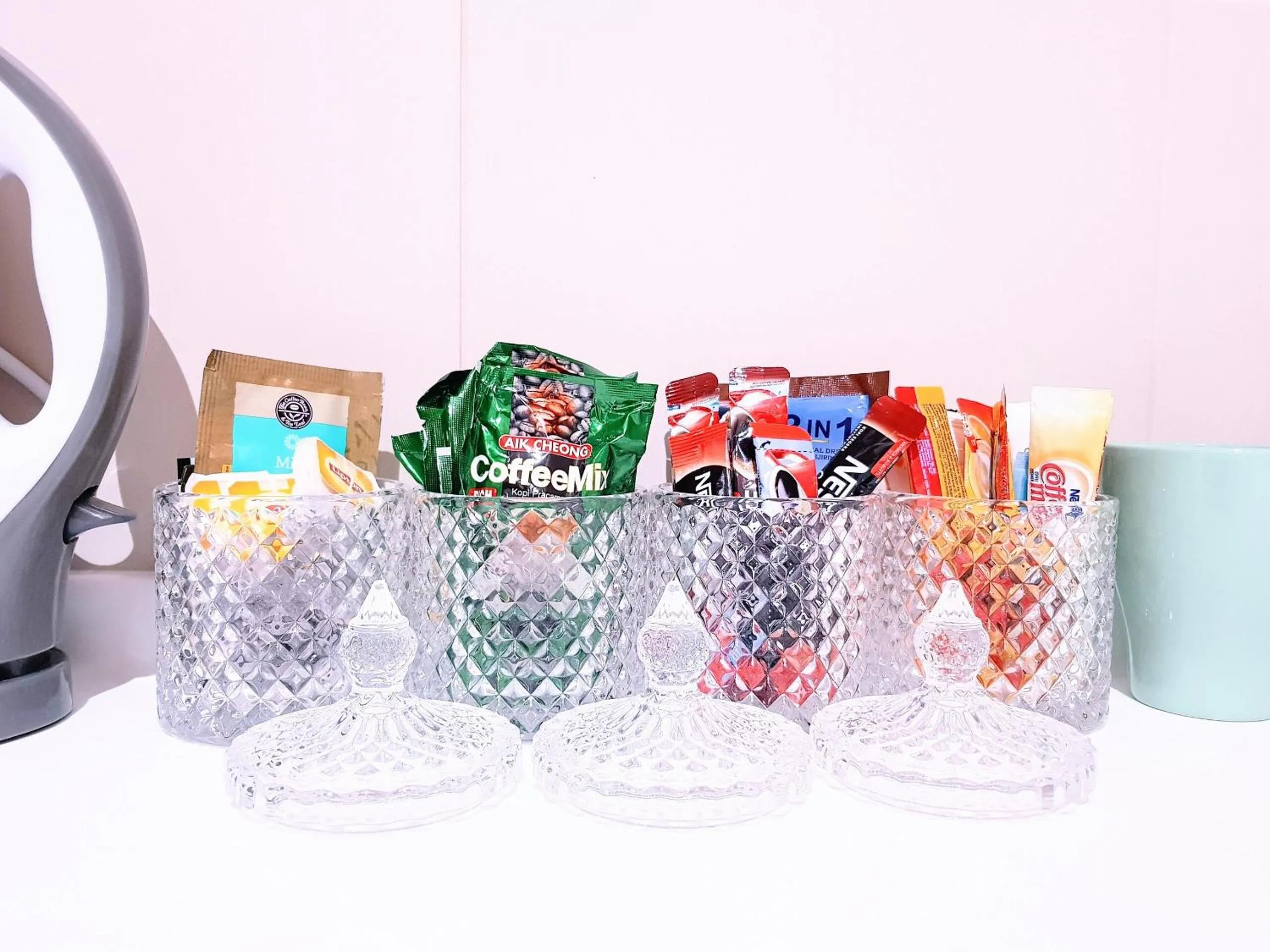 Coffee/tea facilities in Casa Sabrina's Family Suite @ Liberty i-City, Shah Alam