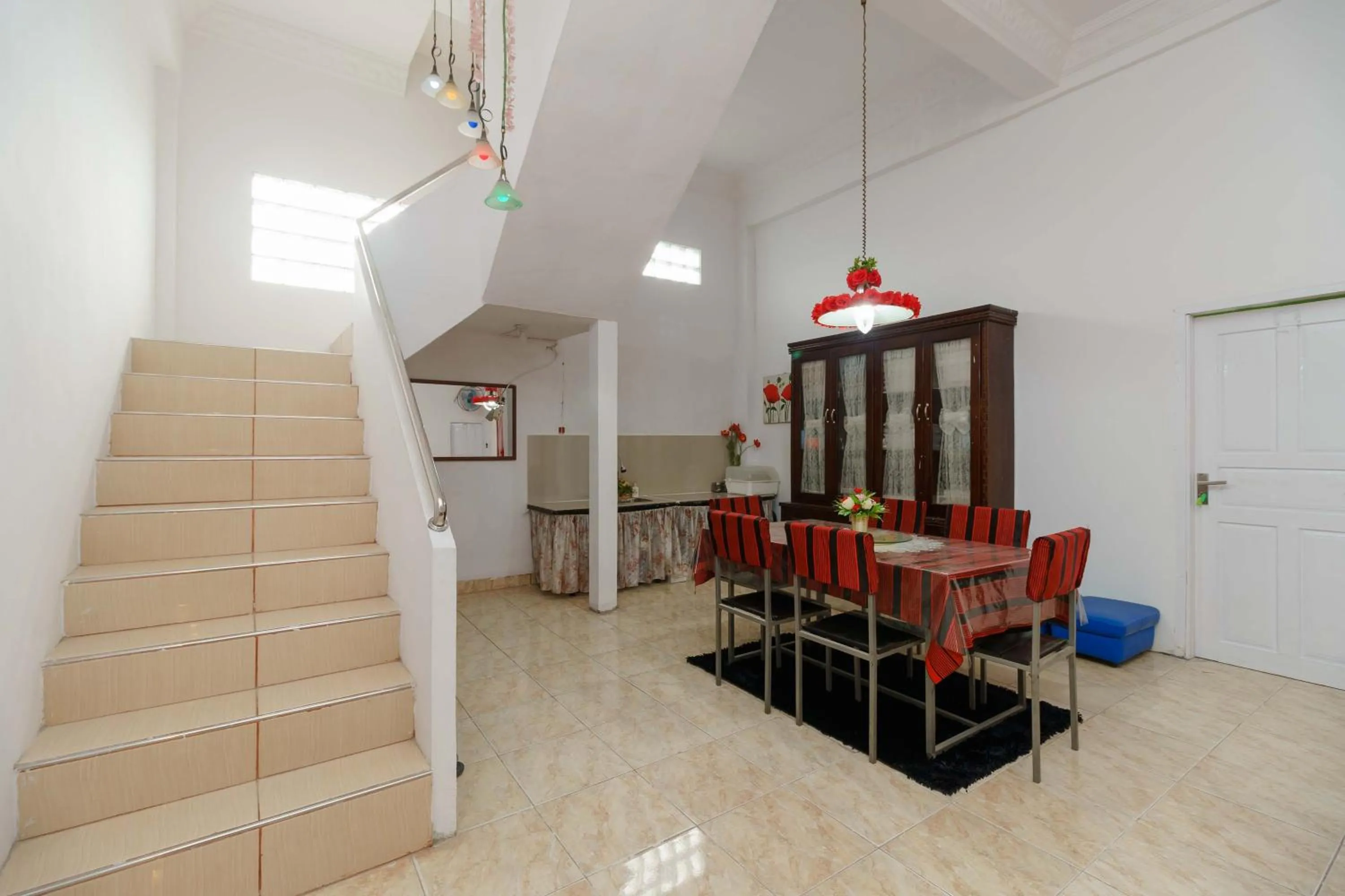 Facade/entrance in RedDoorz Syariah near Museum Tsunami Aceh 2