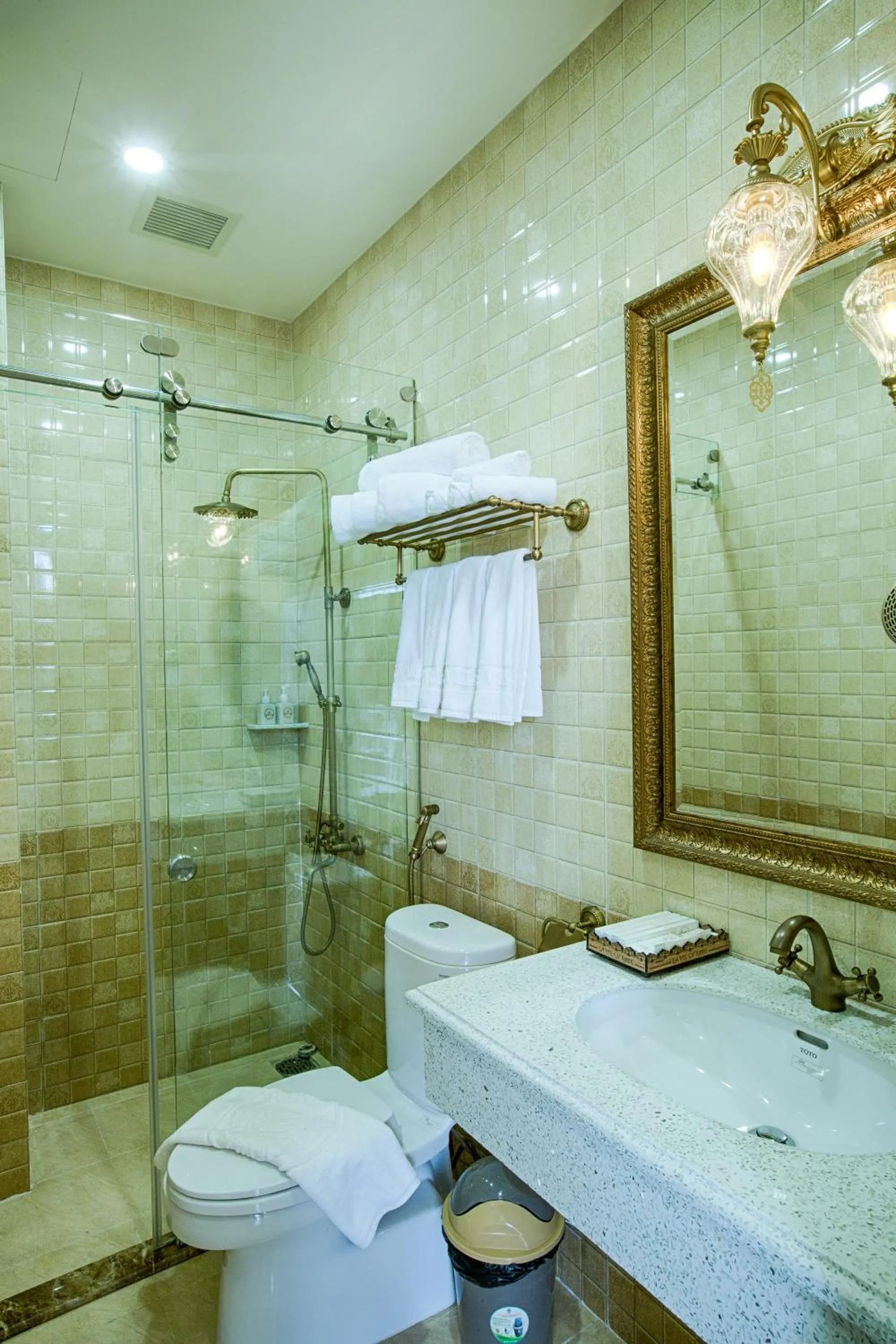 Shower in La Vie En Rose Villa