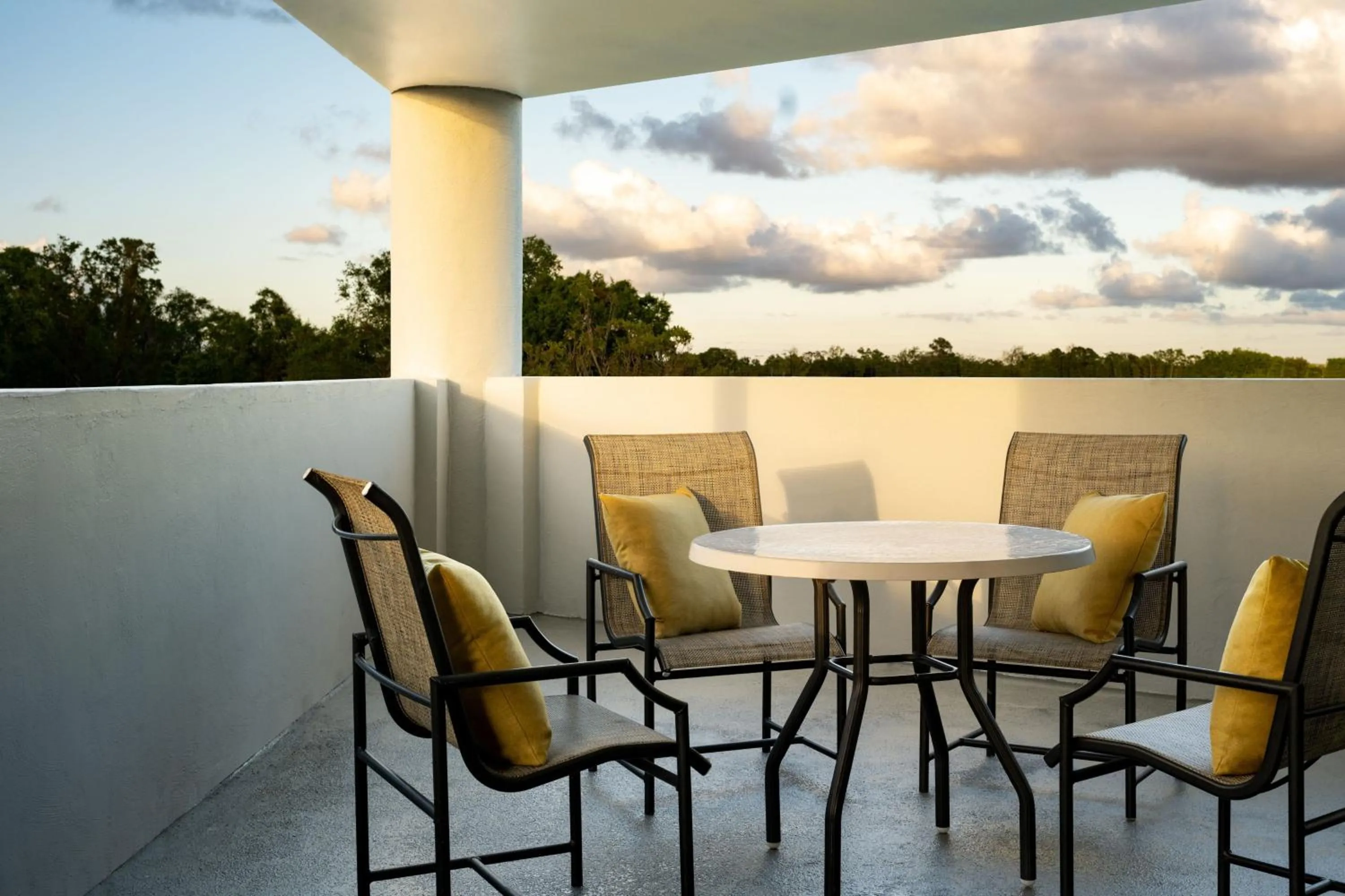 Photo of the whole room in Sheraton Orlando North