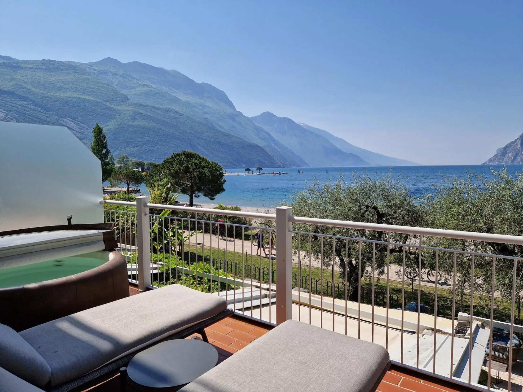 Balcony/Terrace in Hotel Baia Azzurra - Lake Front