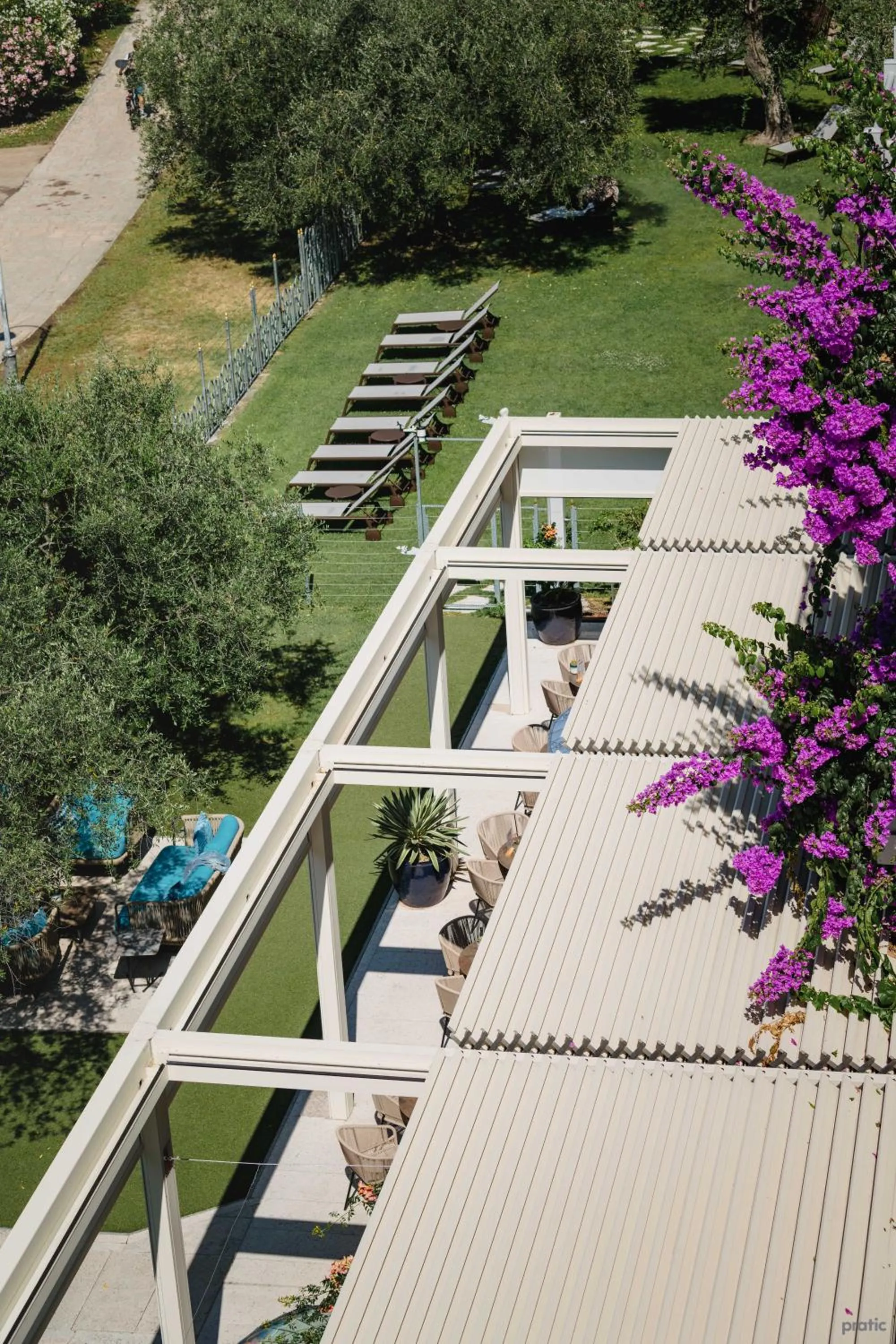 Garden in Hotel Baia Azzurra - Lake Front