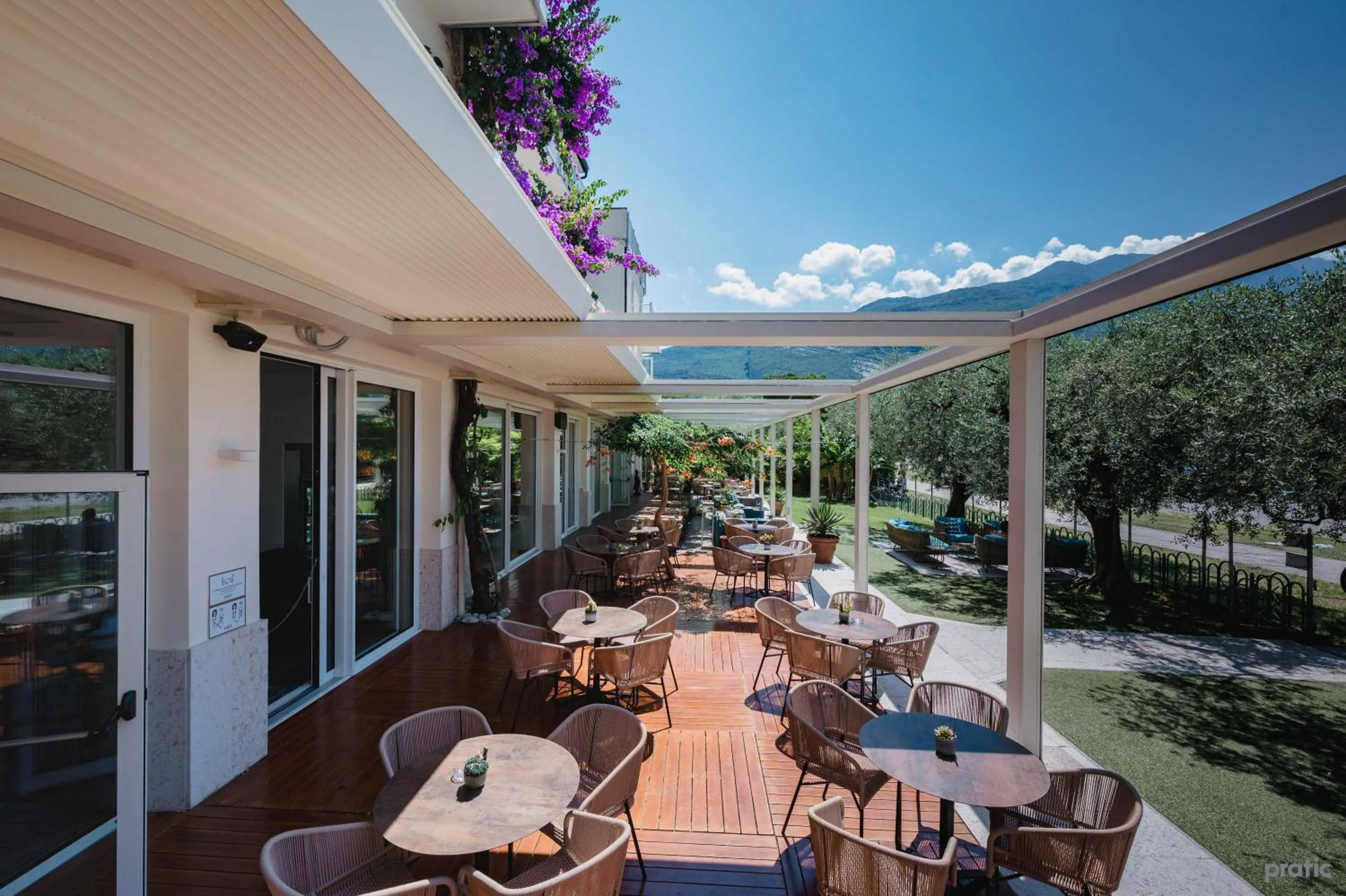 Restaurant/places to eat in Hotel Baia Azzurra - Lake Front