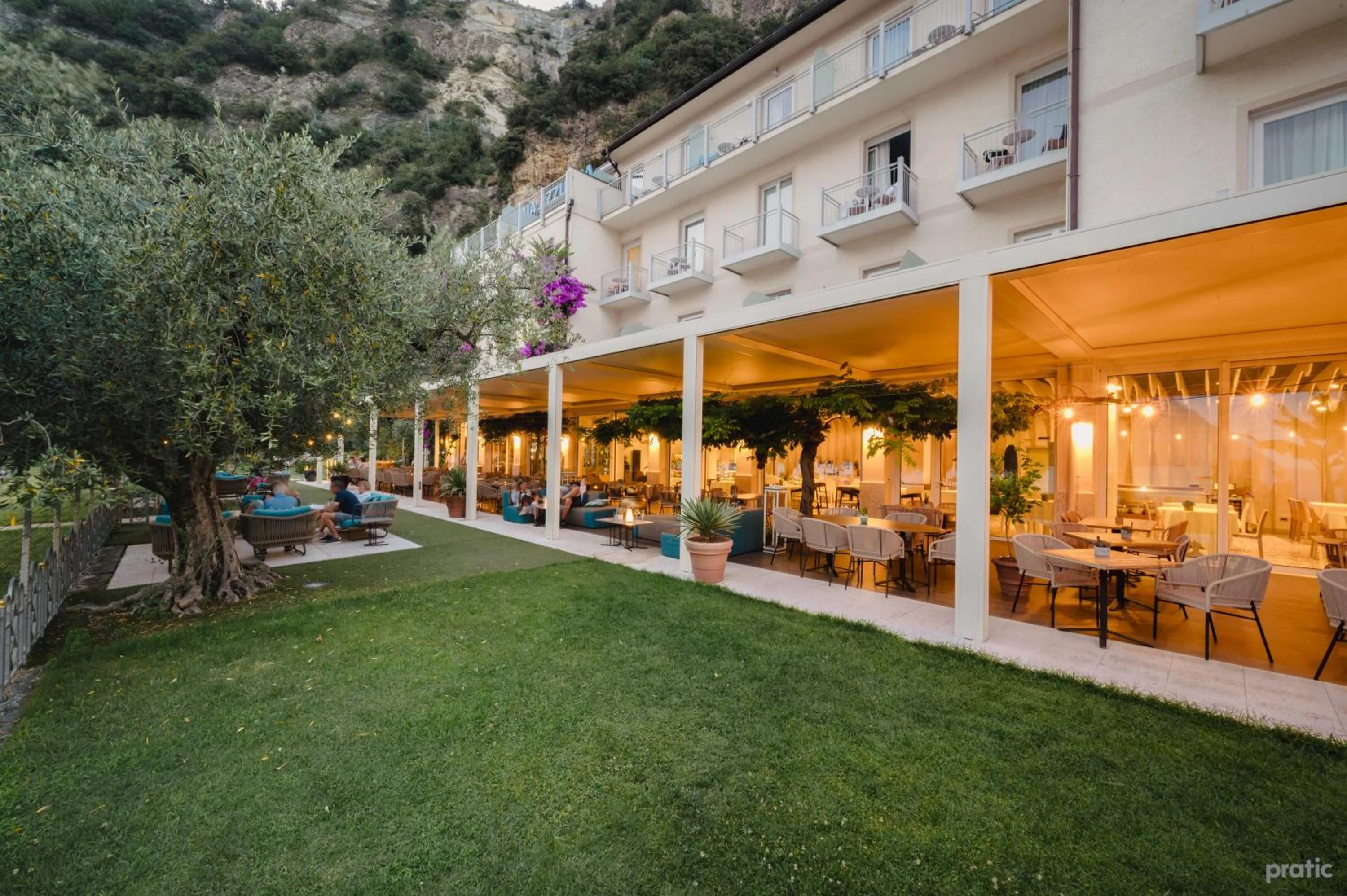 Restaurant/places to eat in Hotel Baia Azzurra - Lake Front