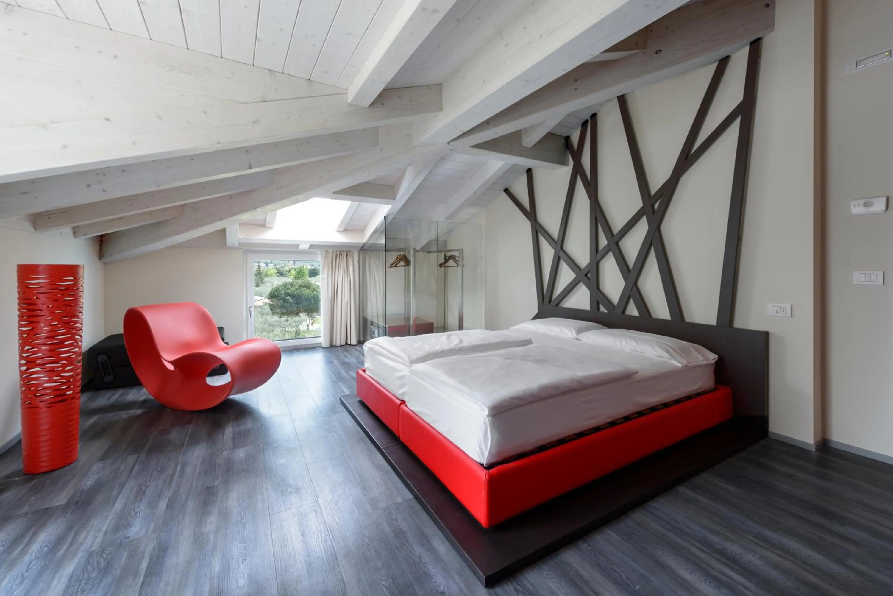 Photo of the whole room, Bed in Hotel Baia Azzurra - Lake Front