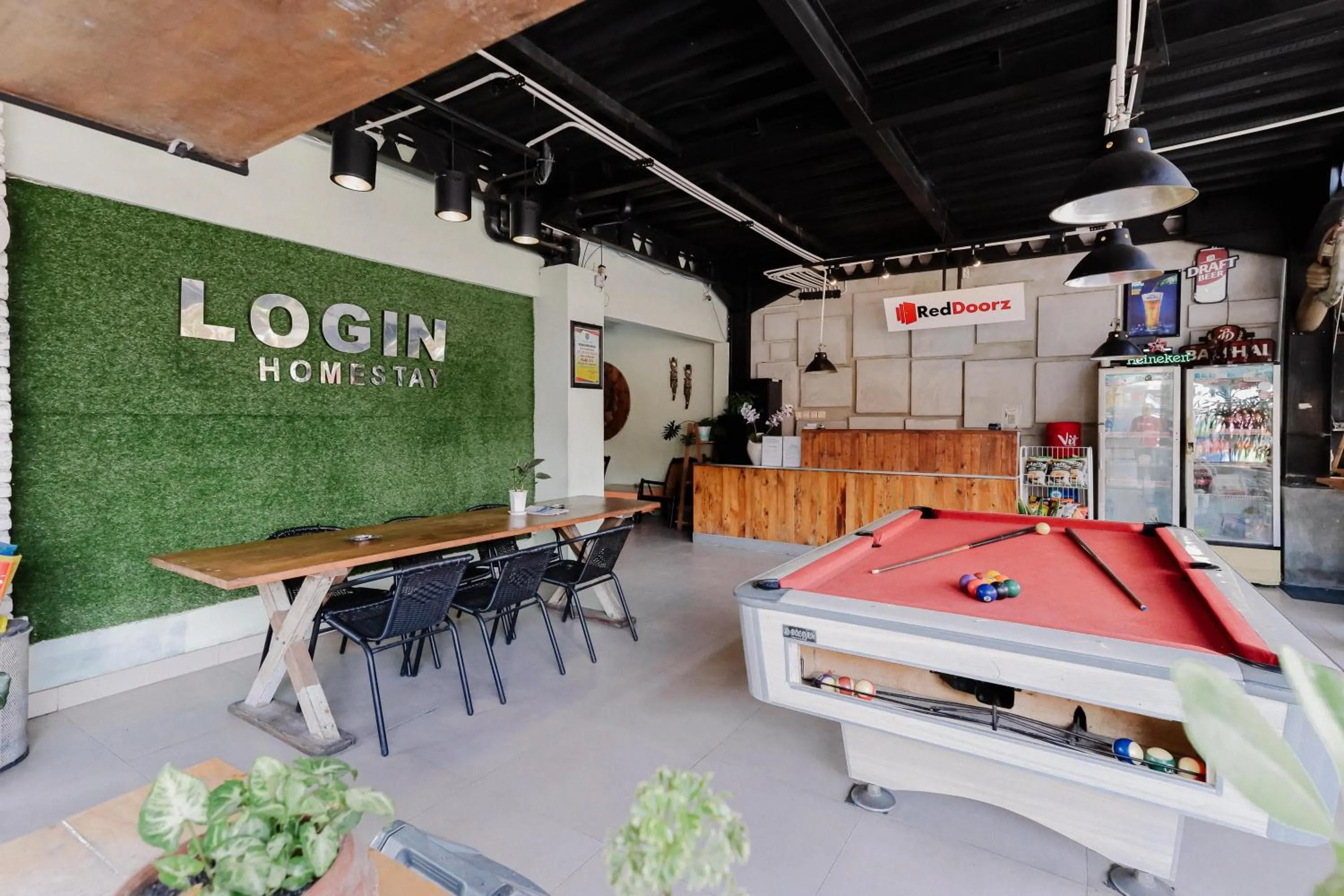 Lobby or reception in RedDoorz near Alun Alun Madiun