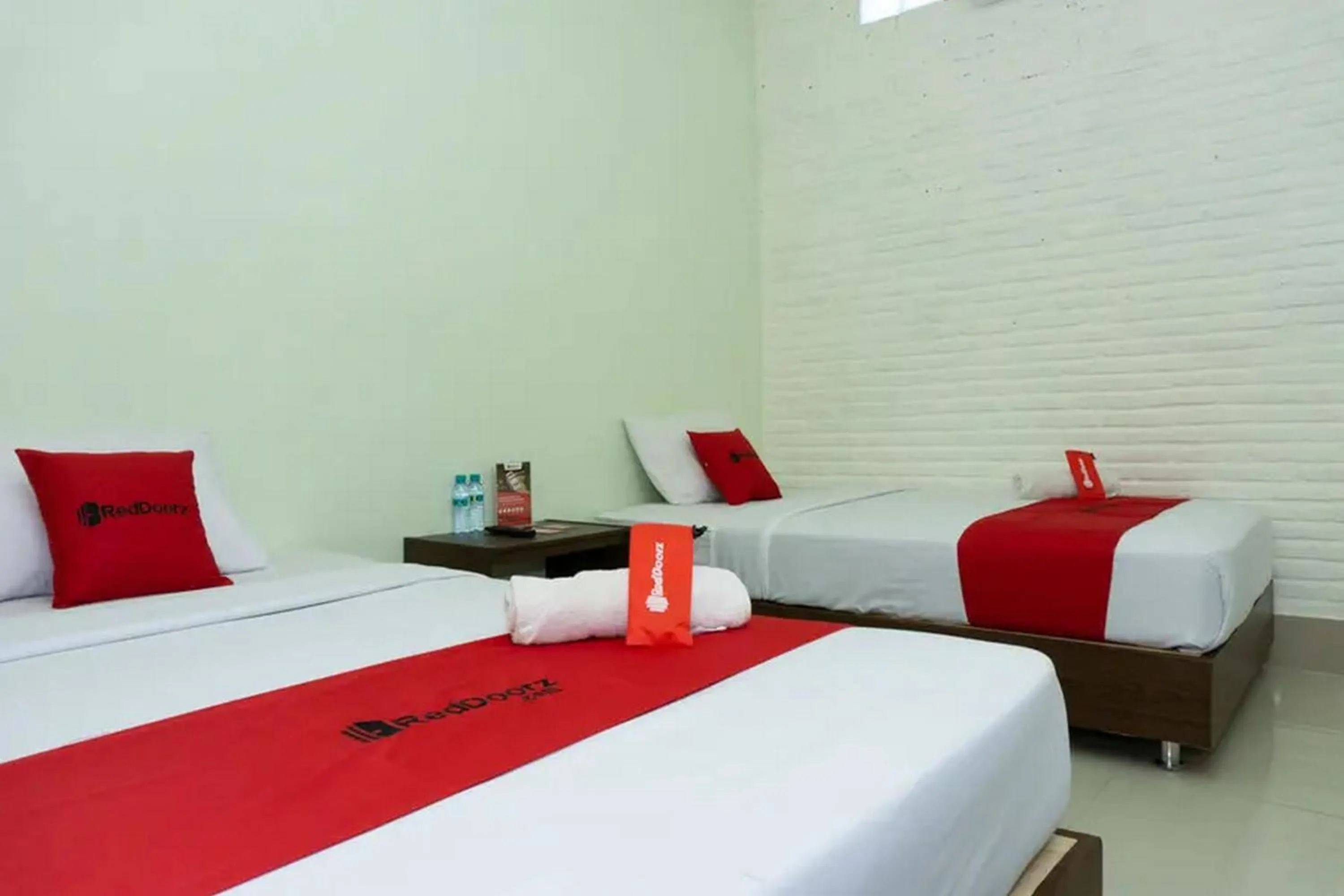 Bedroom, Bed in RedDoorz near Alun Alun Madiun