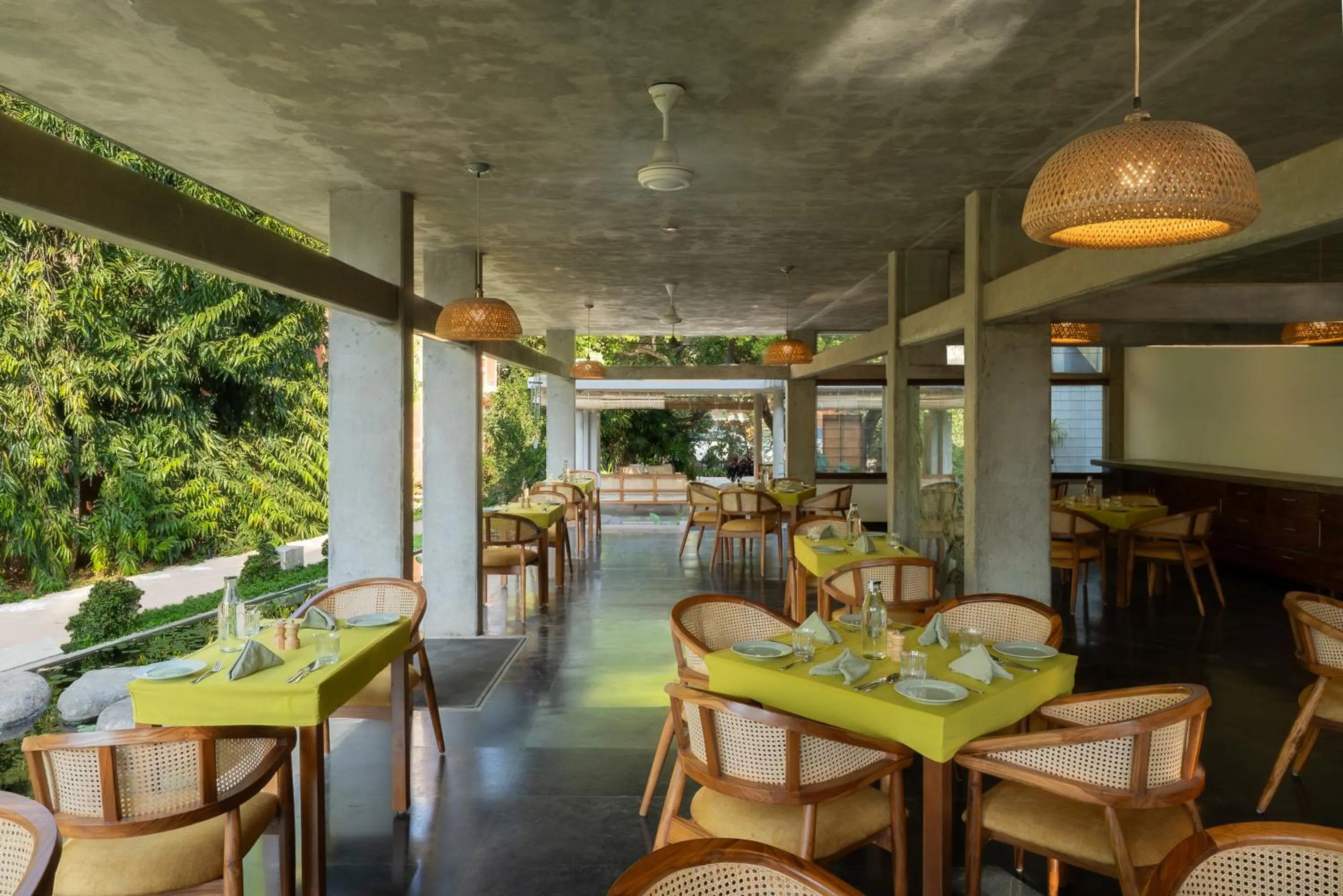 Dining area in Sanctuary Amaidiyana - A CGH Earth Experience