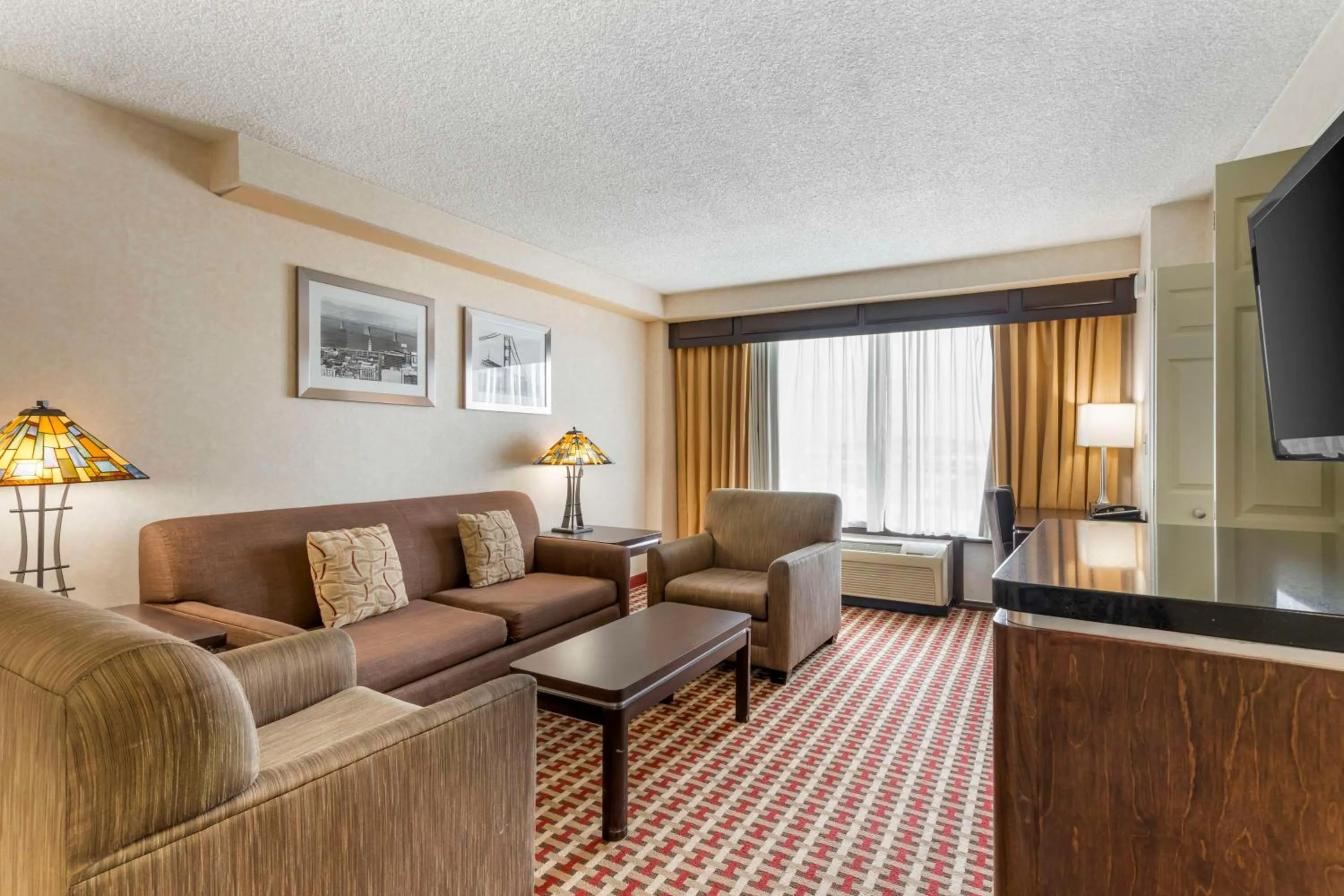 Photo of the whole room in Best Western Plus Grosvenor Airport Hotel