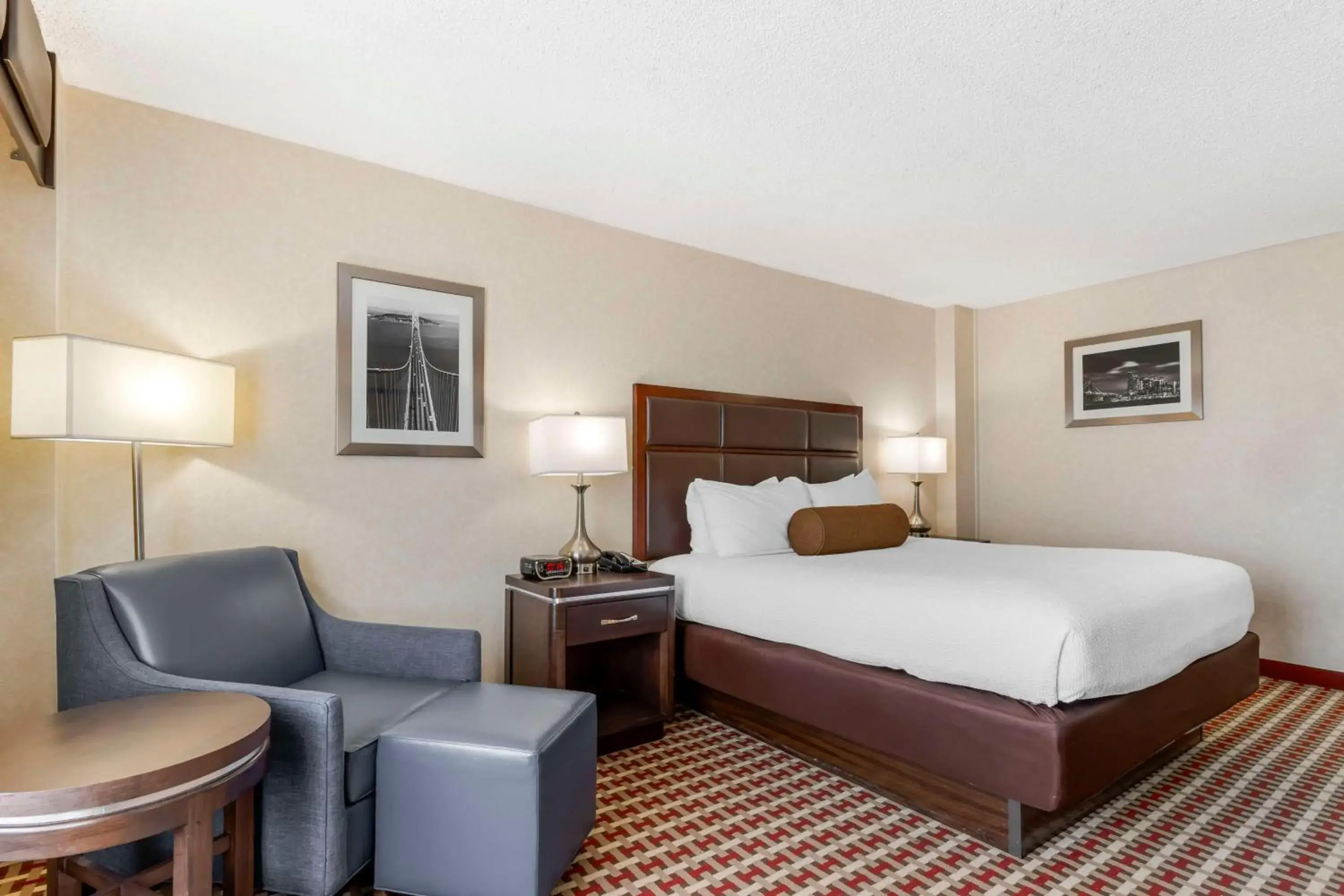 King Room in Best Western Plus Grosvenor Airport Hotel King Room in Best Western Plus Grosvenor Airport Hotel