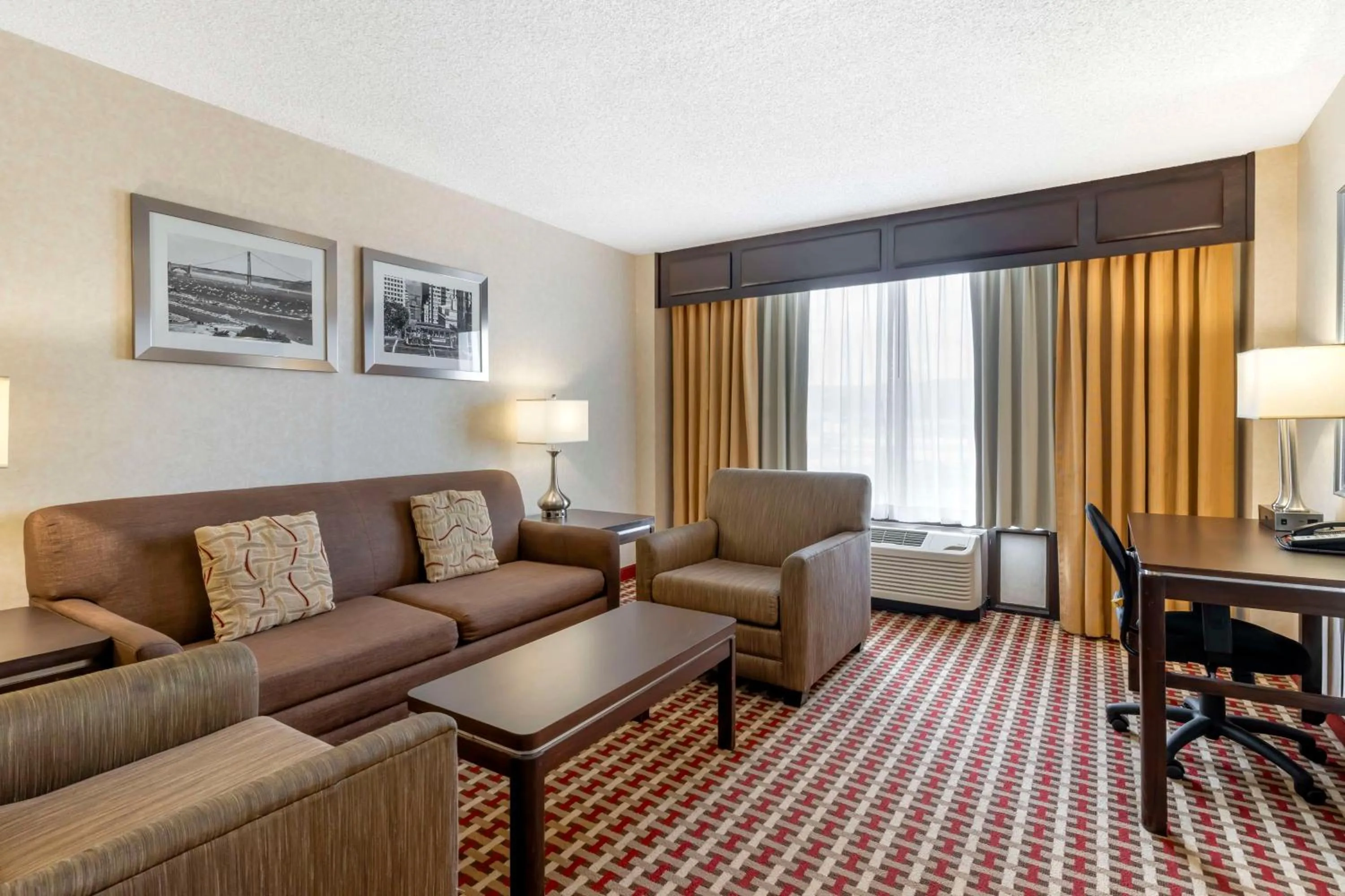 Photo of the whole room in Best Western Plus Grosvenor Airport Hotel