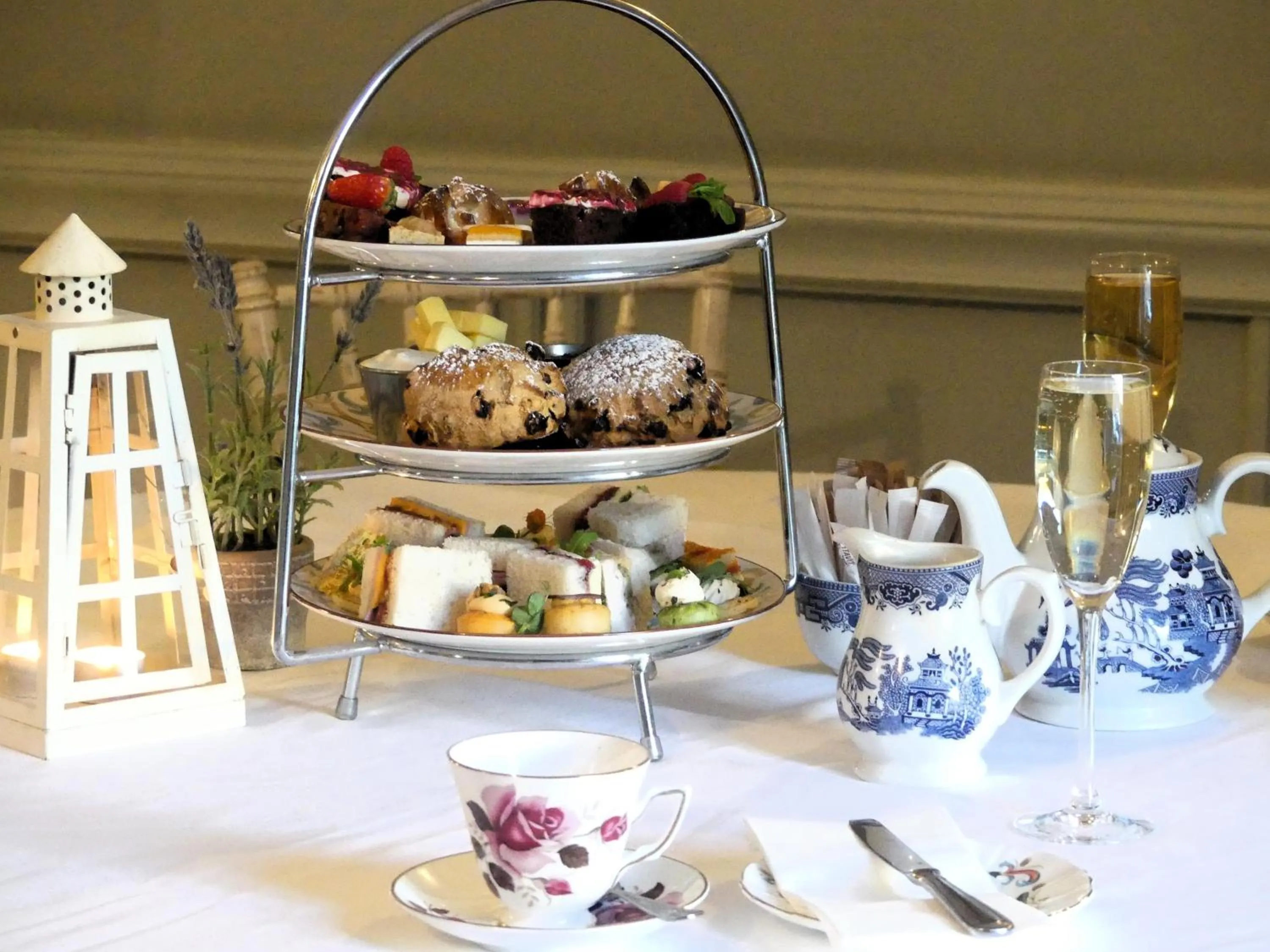 Restaurant/places to eat in Conyngham Arms Hotel