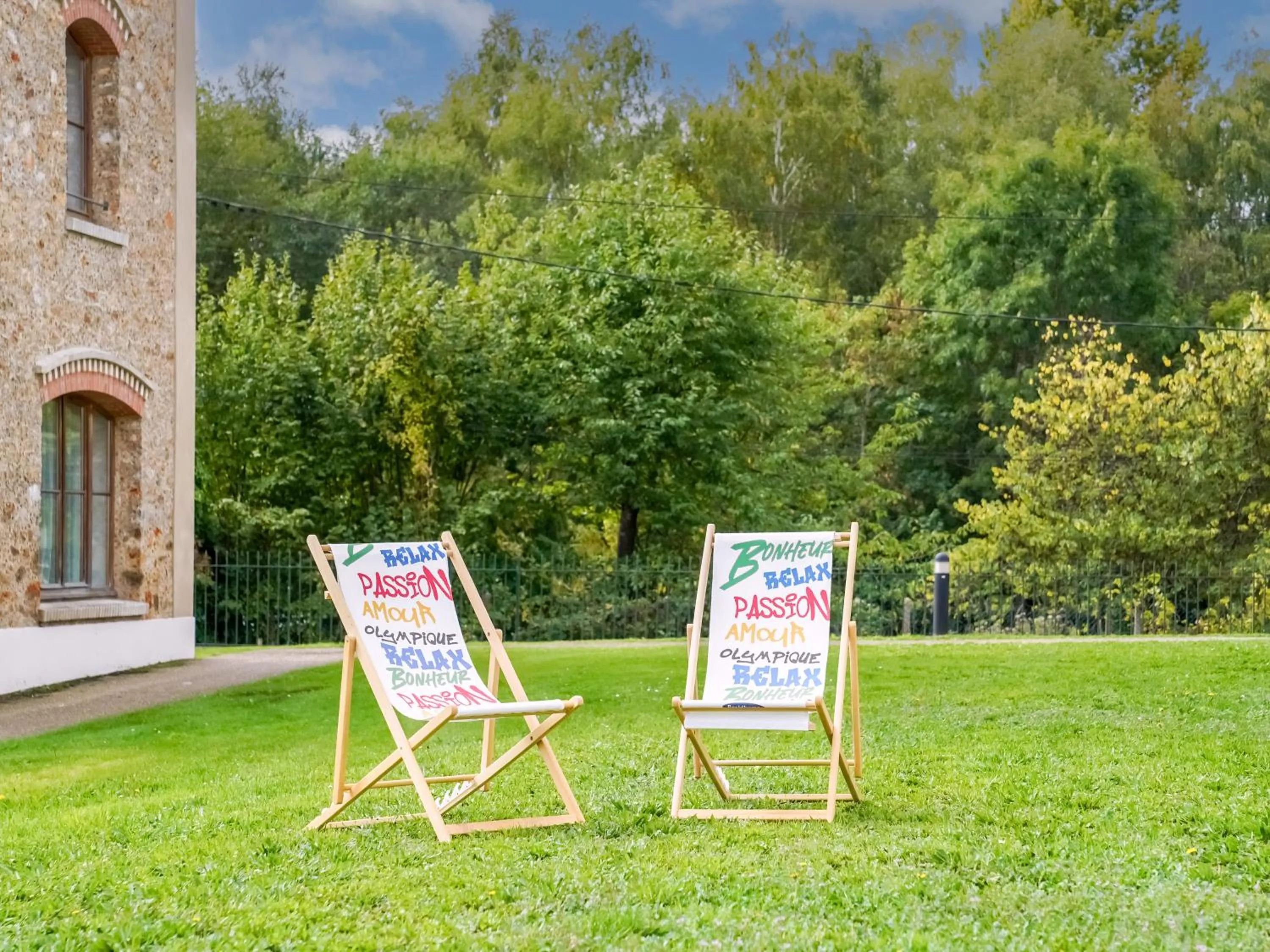 Garden in Residhome Paris Saclay " Bures sur Yvette "