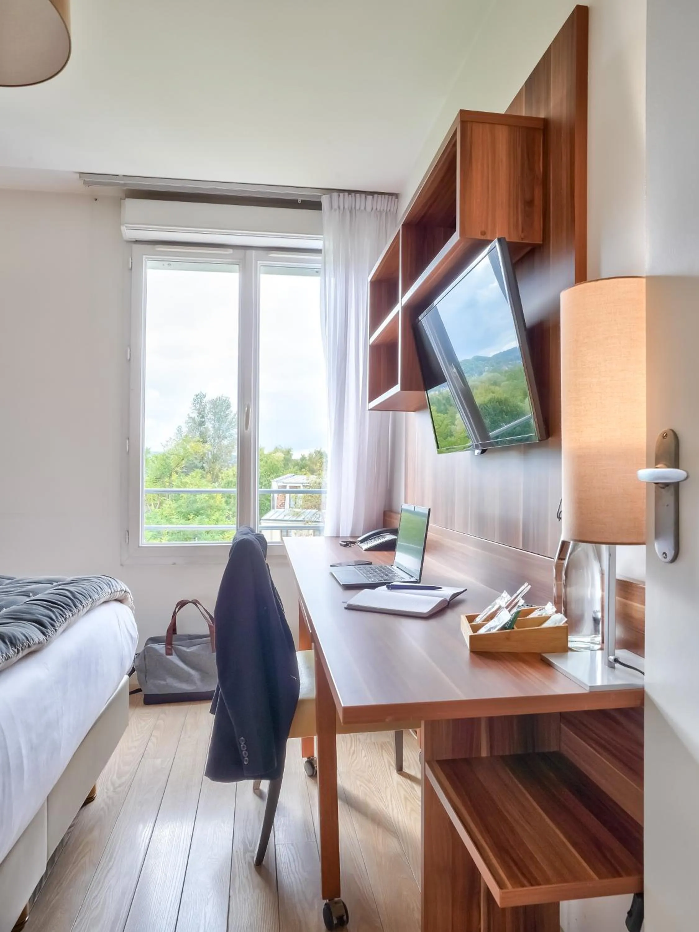 Business facilities, Bed in Residhome Paris Saclay " Bures sur Yvette "