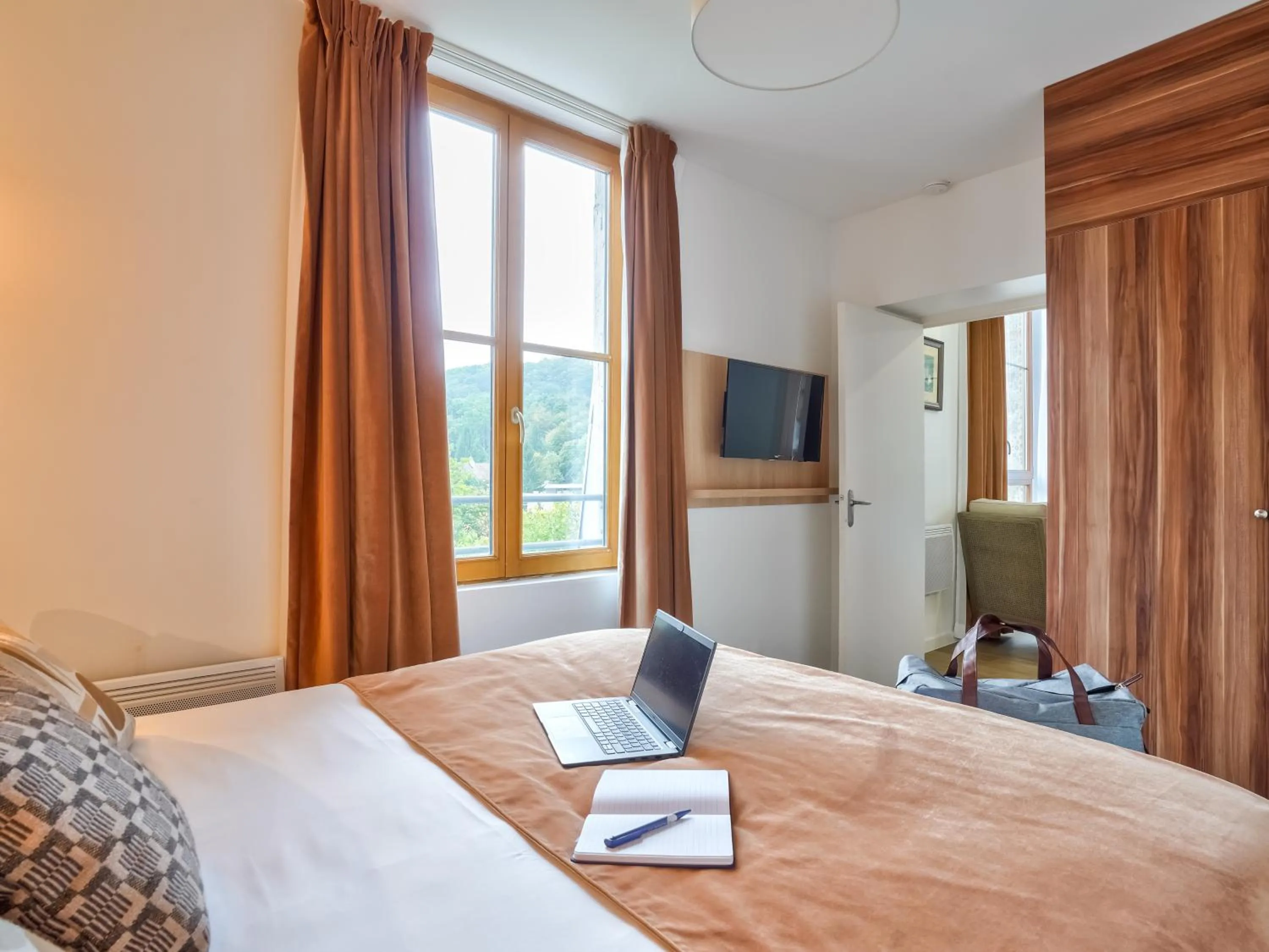 Bedroom, Bed in Residhome Paris Saclay " Bures sur Yvette "