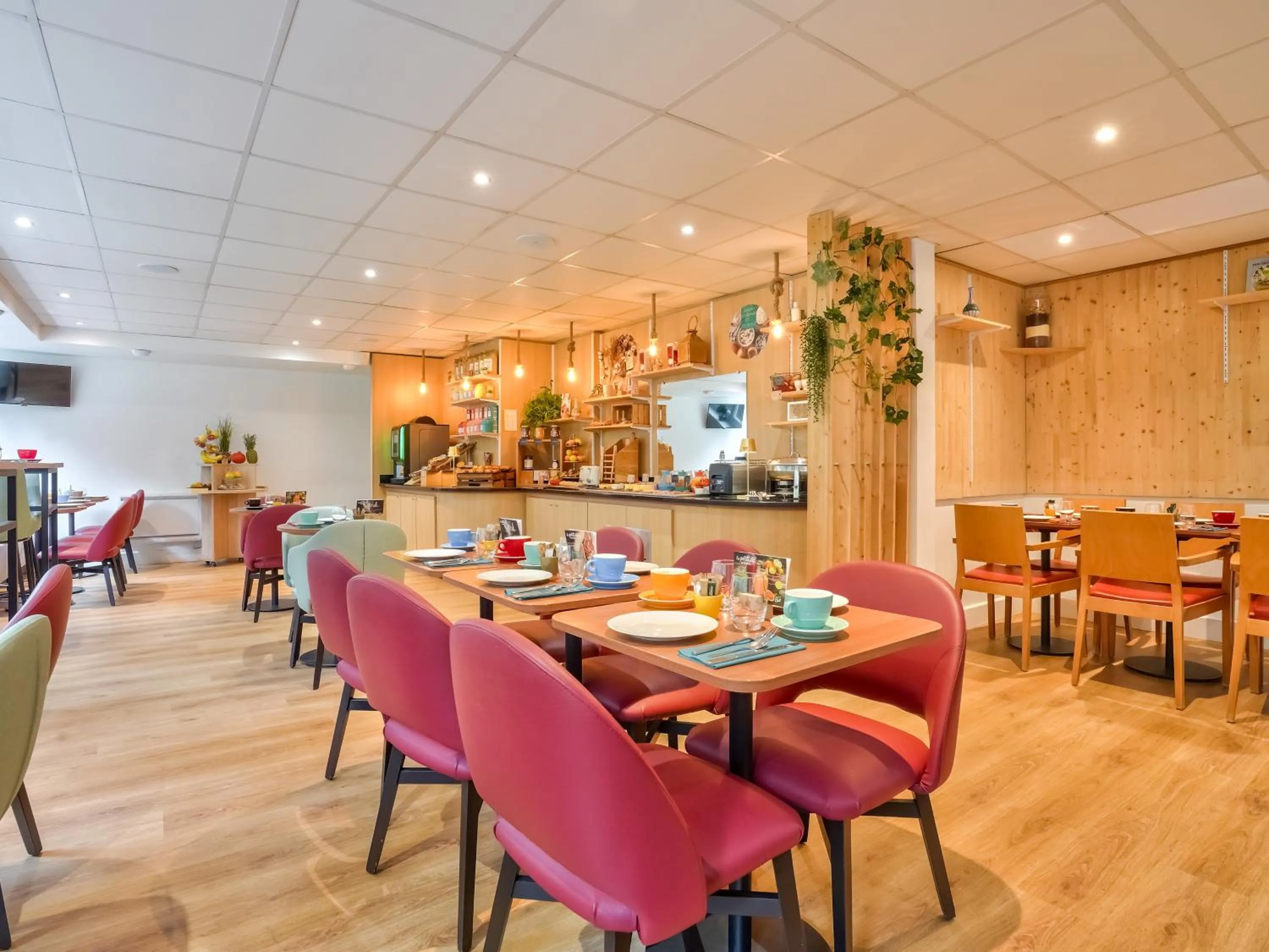 Breakfast in Residhome Paris Saclay " Bures sur Yvette "