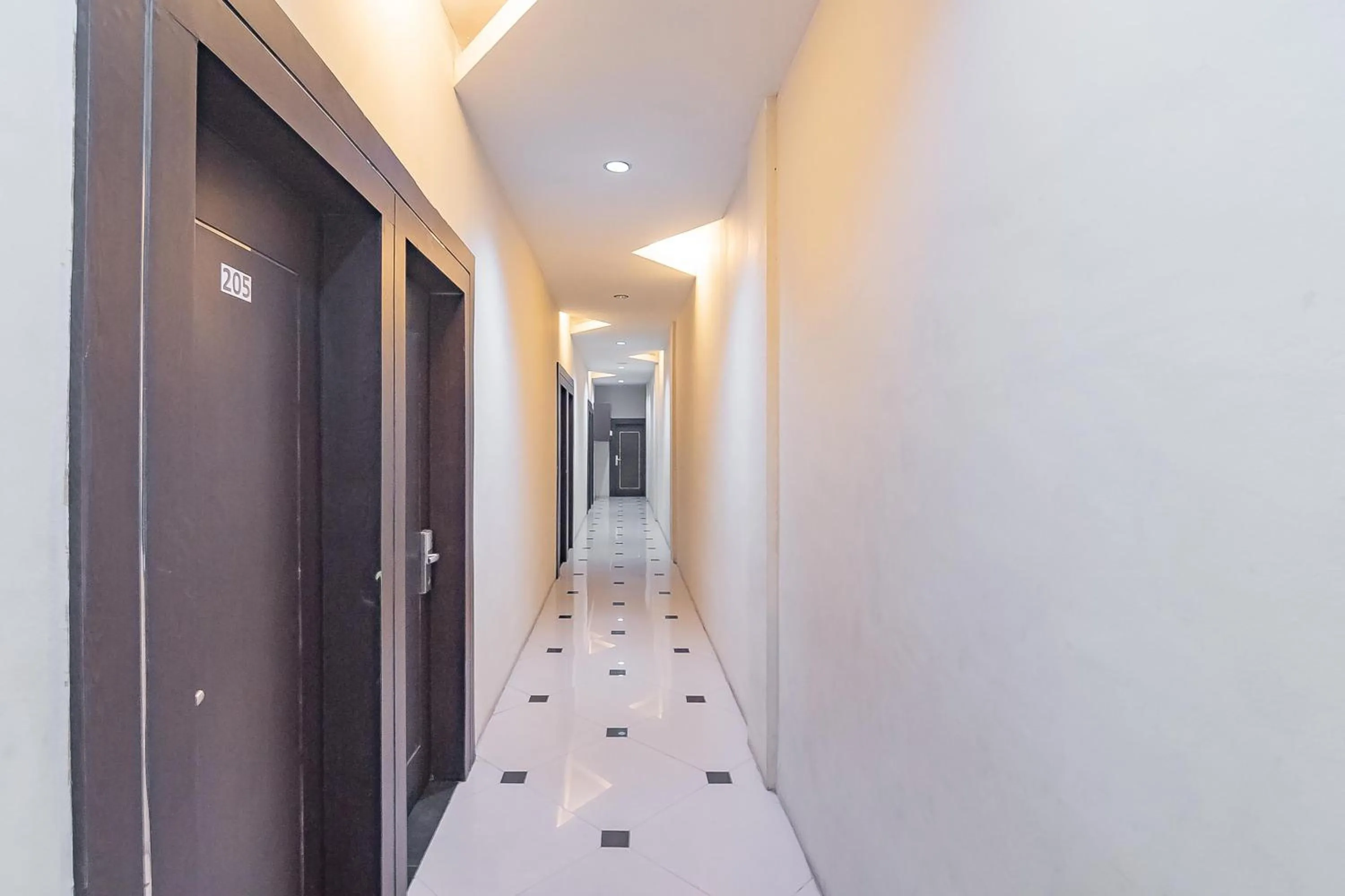 Property building in RedDoorz near Stadion Sanaman Mantikei