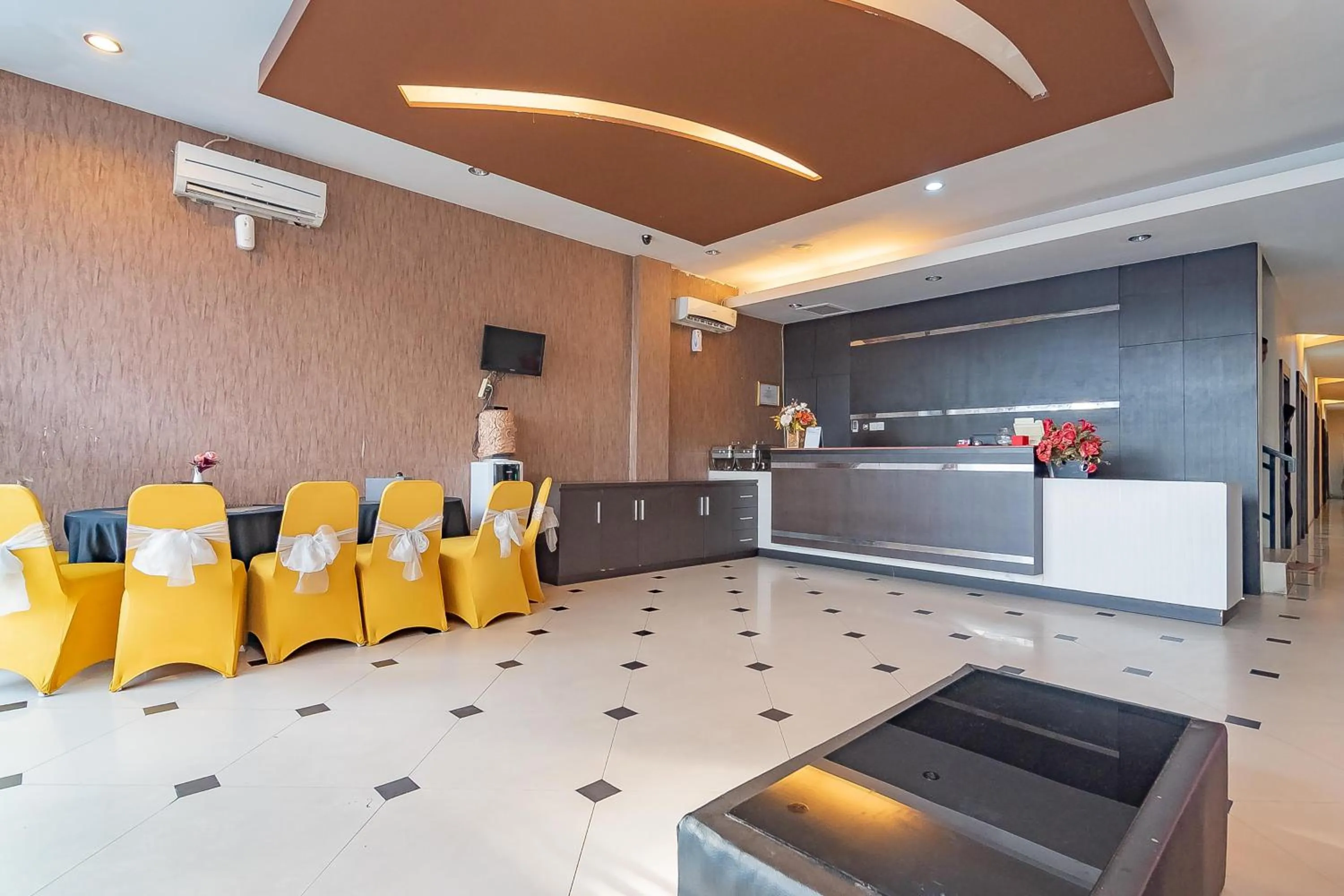 Lobby or reception in RedDoorz near Stadion Sanaman Mantikei