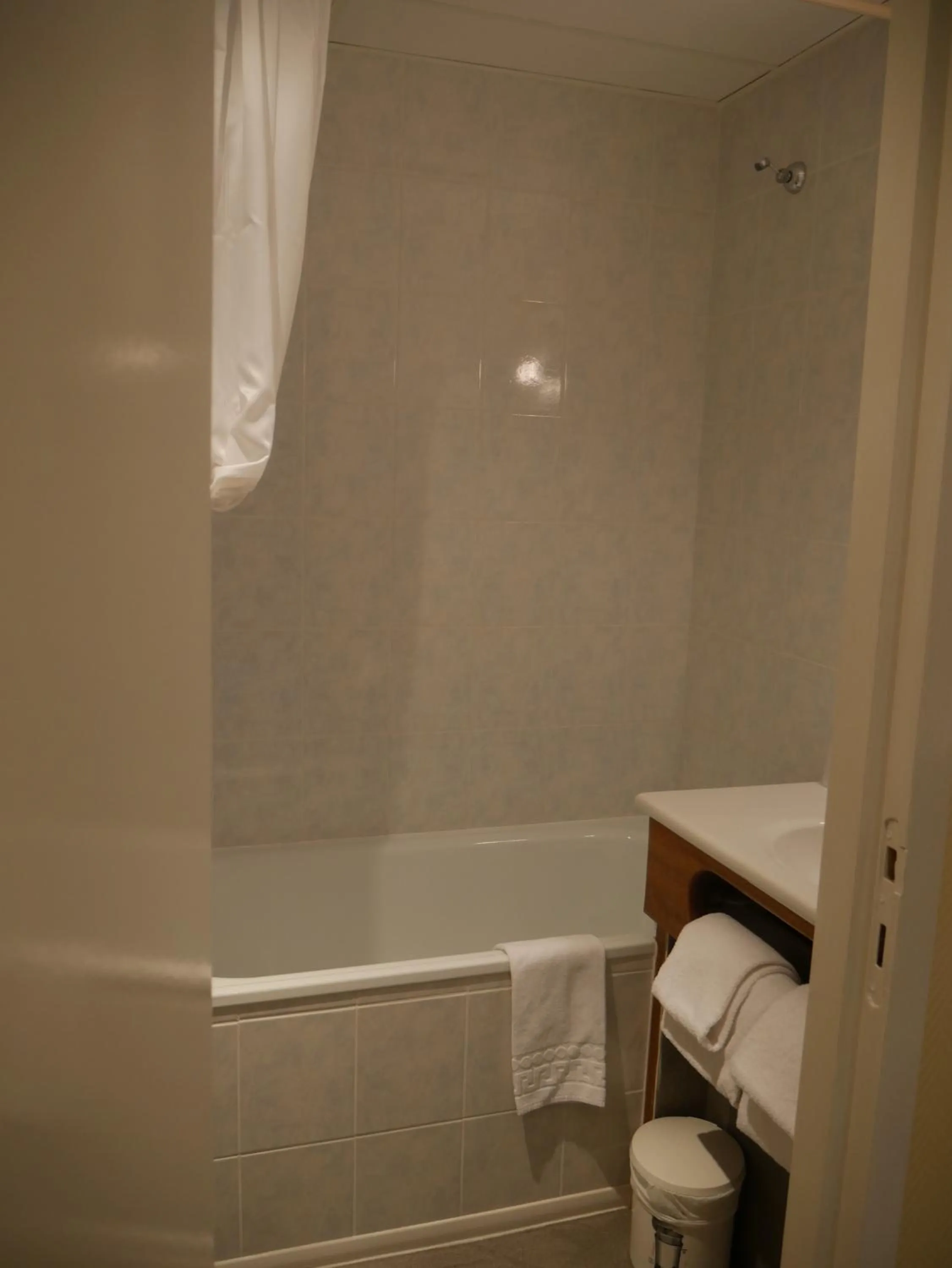 Bathroom in Hotel & Restaurant Le Cardinal