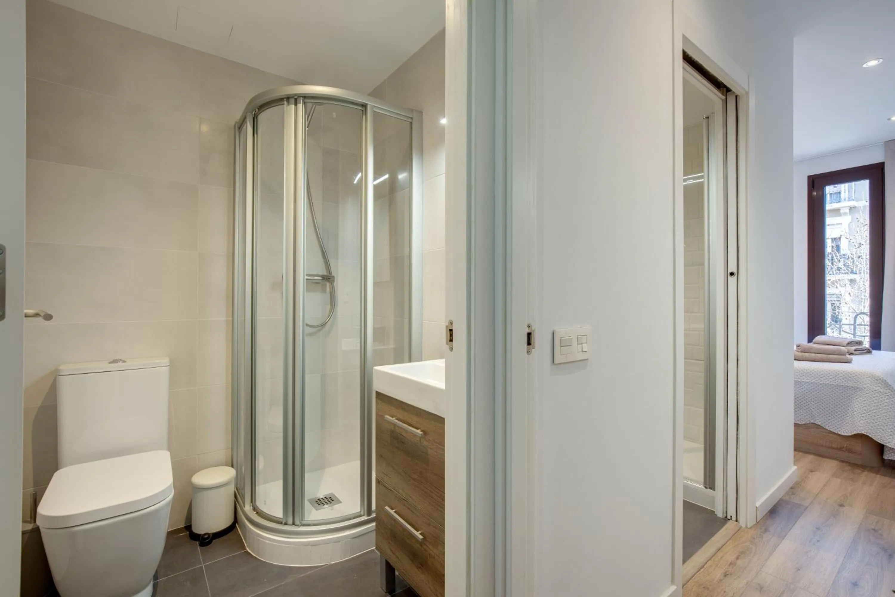 Shower in LucasLand Apartments Barcelona