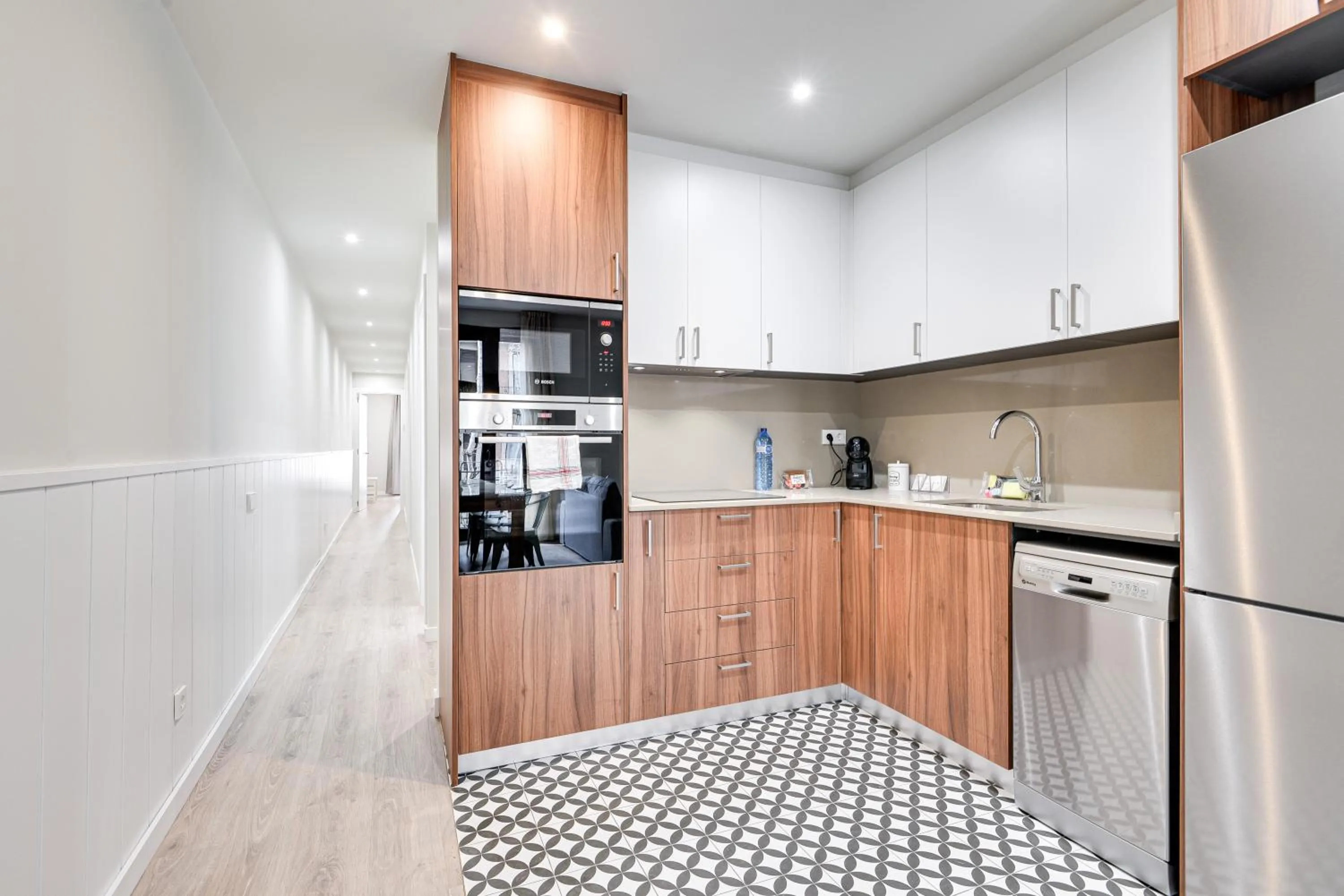Kitchen or kitchenette in LucasLand Apartments Barcelona
