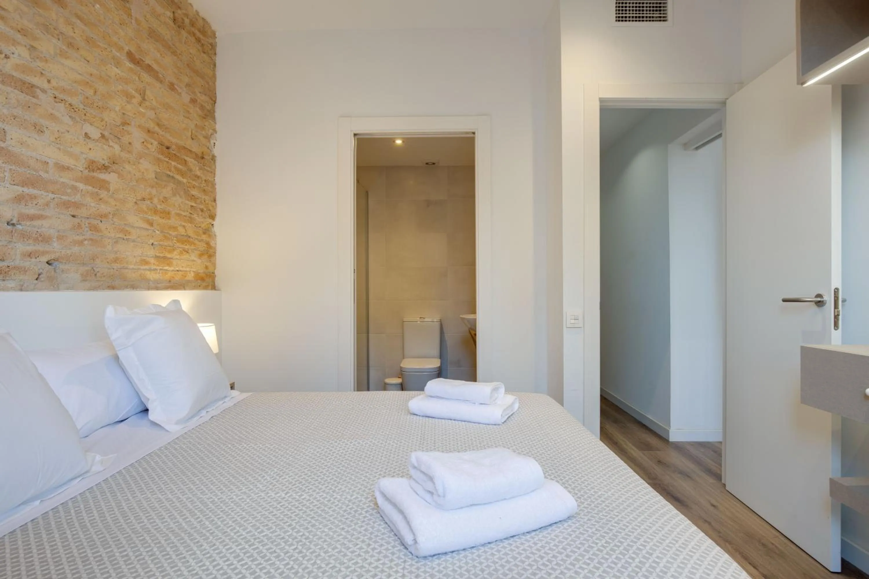 Bed in LucasLand Apartments Barcelona