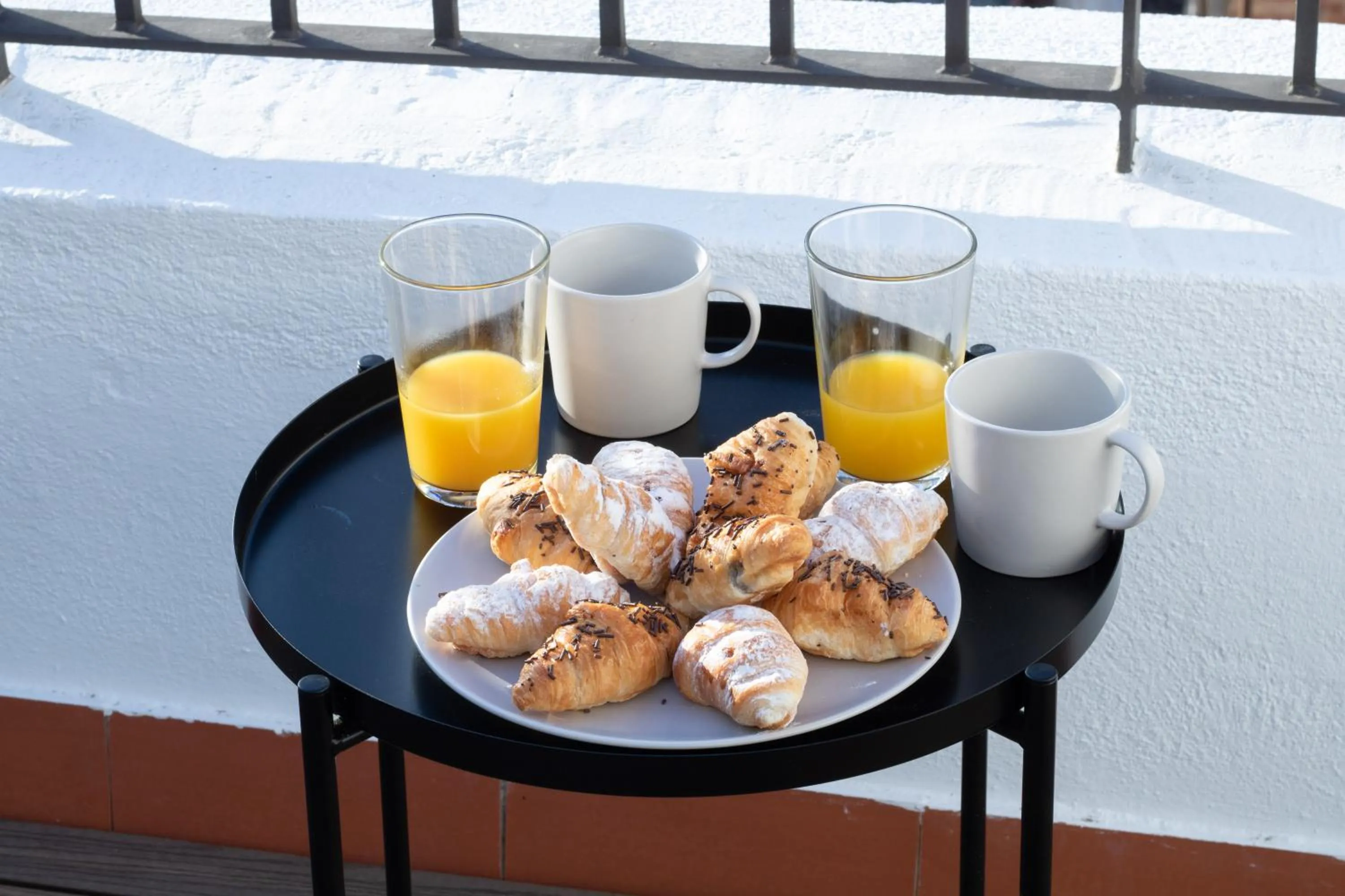 Food and drinks in LucasLand Apartments Barcelona