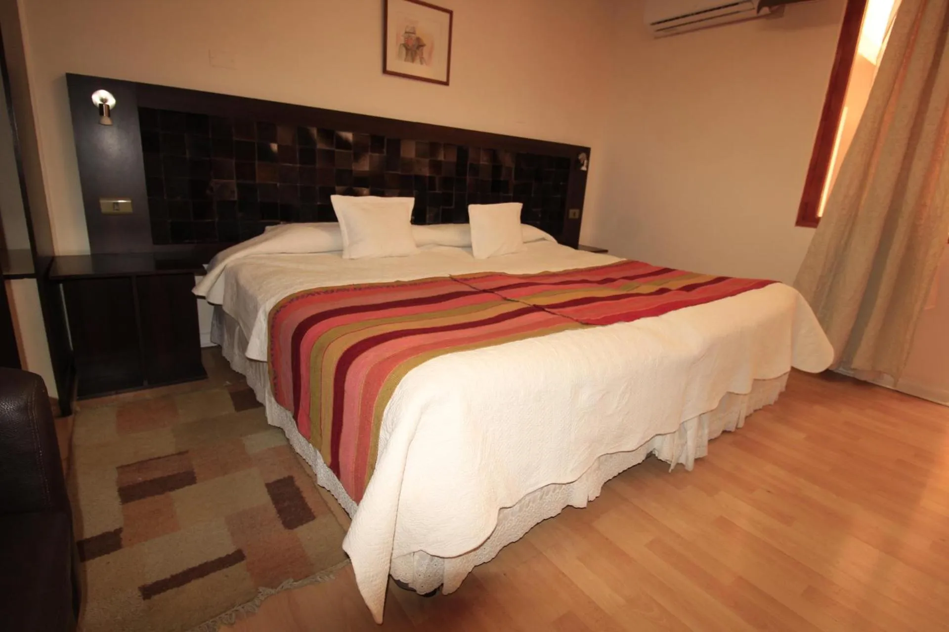 Photo of the whole room, Bed in Atankalama