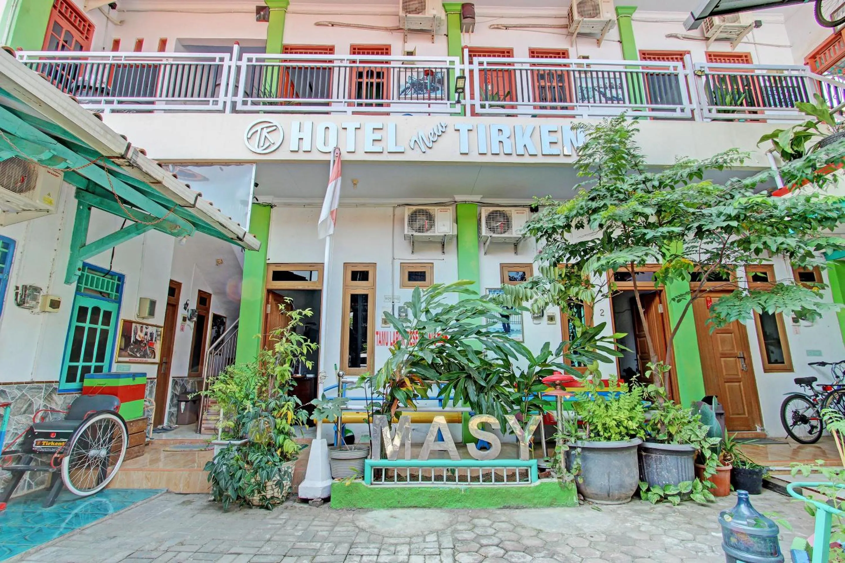 Lobby or reception in Capital O 92929 Hotel New Tirta Kencana Syariah