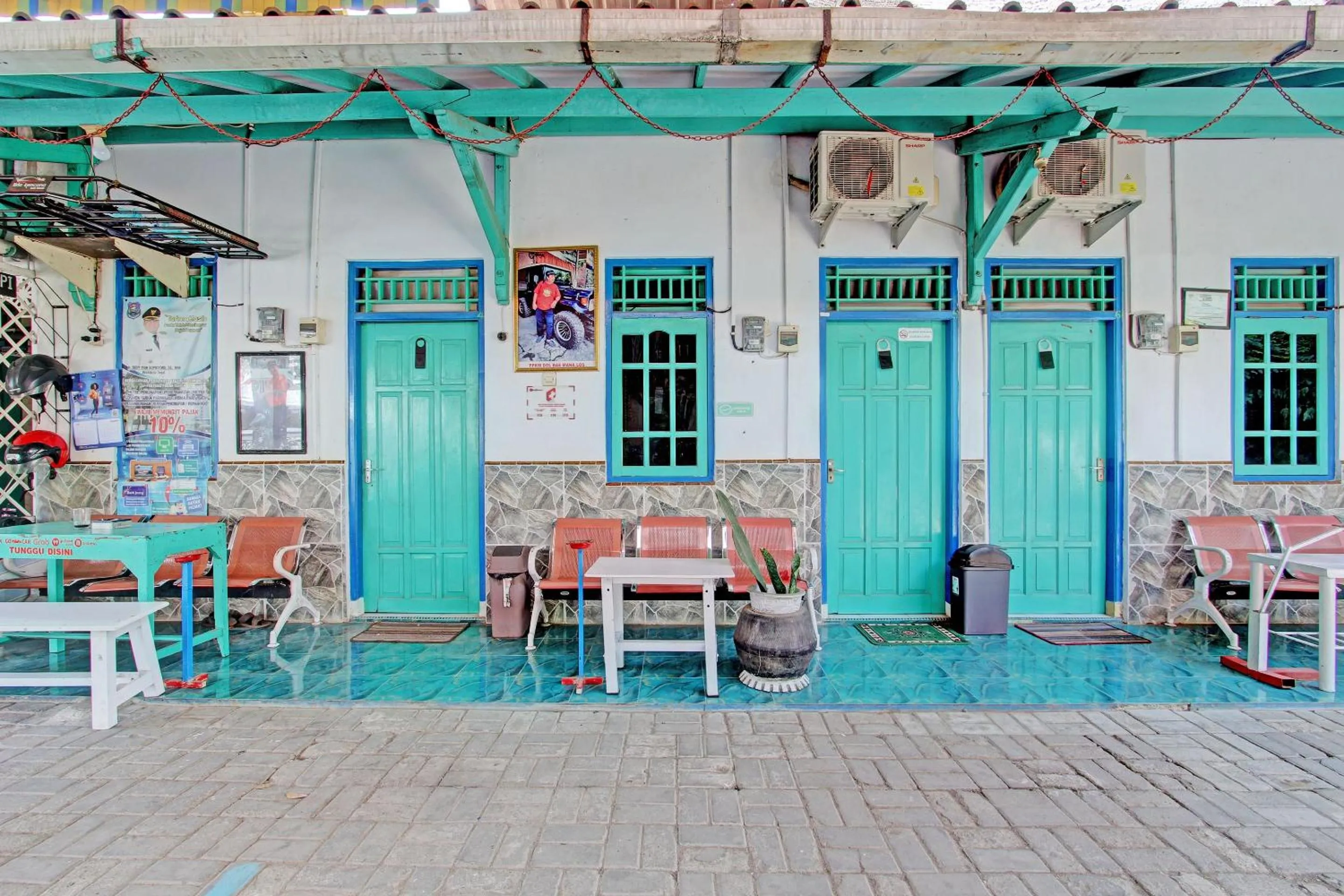 Lobby or reception in Capital O 92929 Hotel New Tirta Kencana Syariah