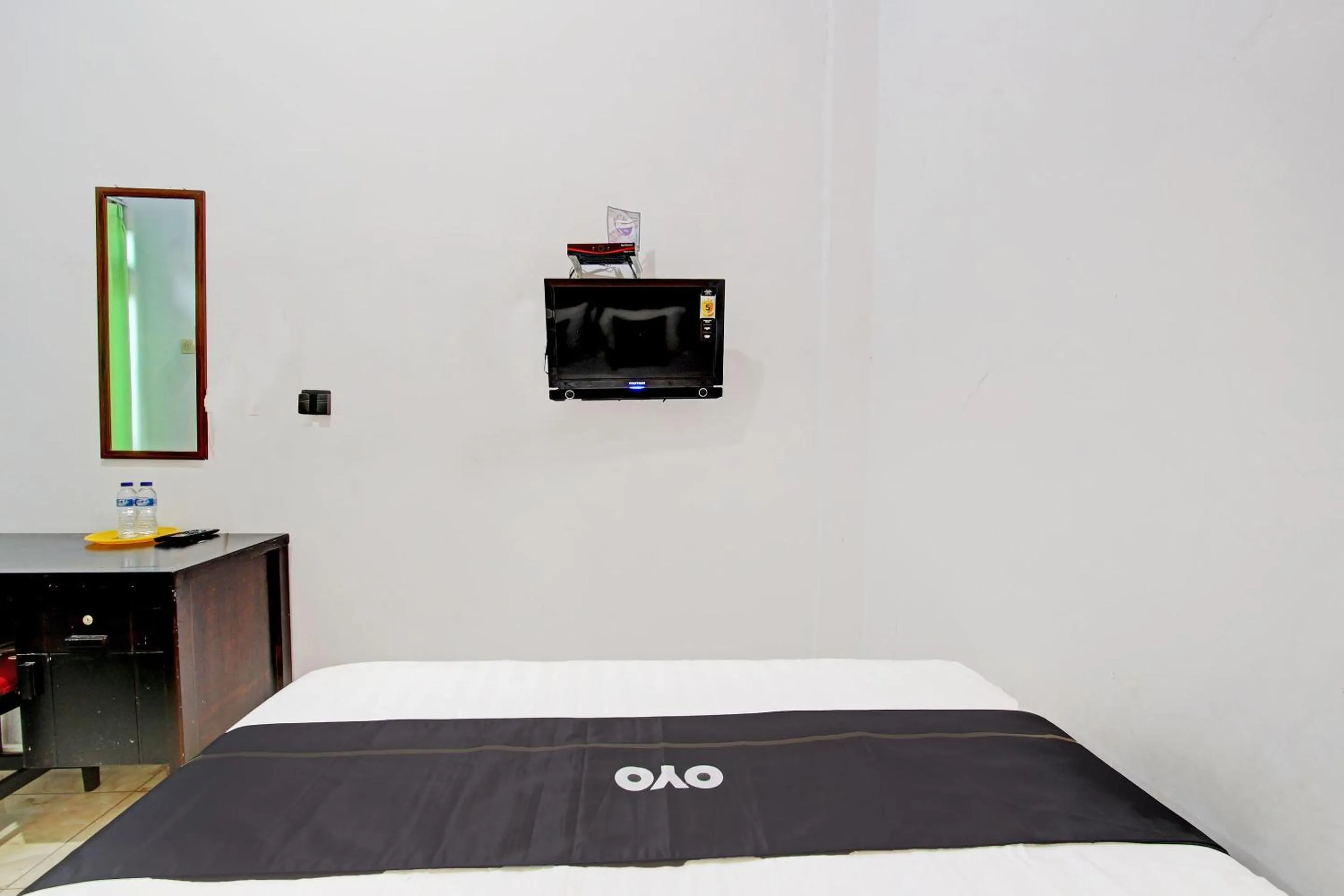 Bedroom, Bed in Capital O 92929 Hotel New Tirta Kencana Syariah