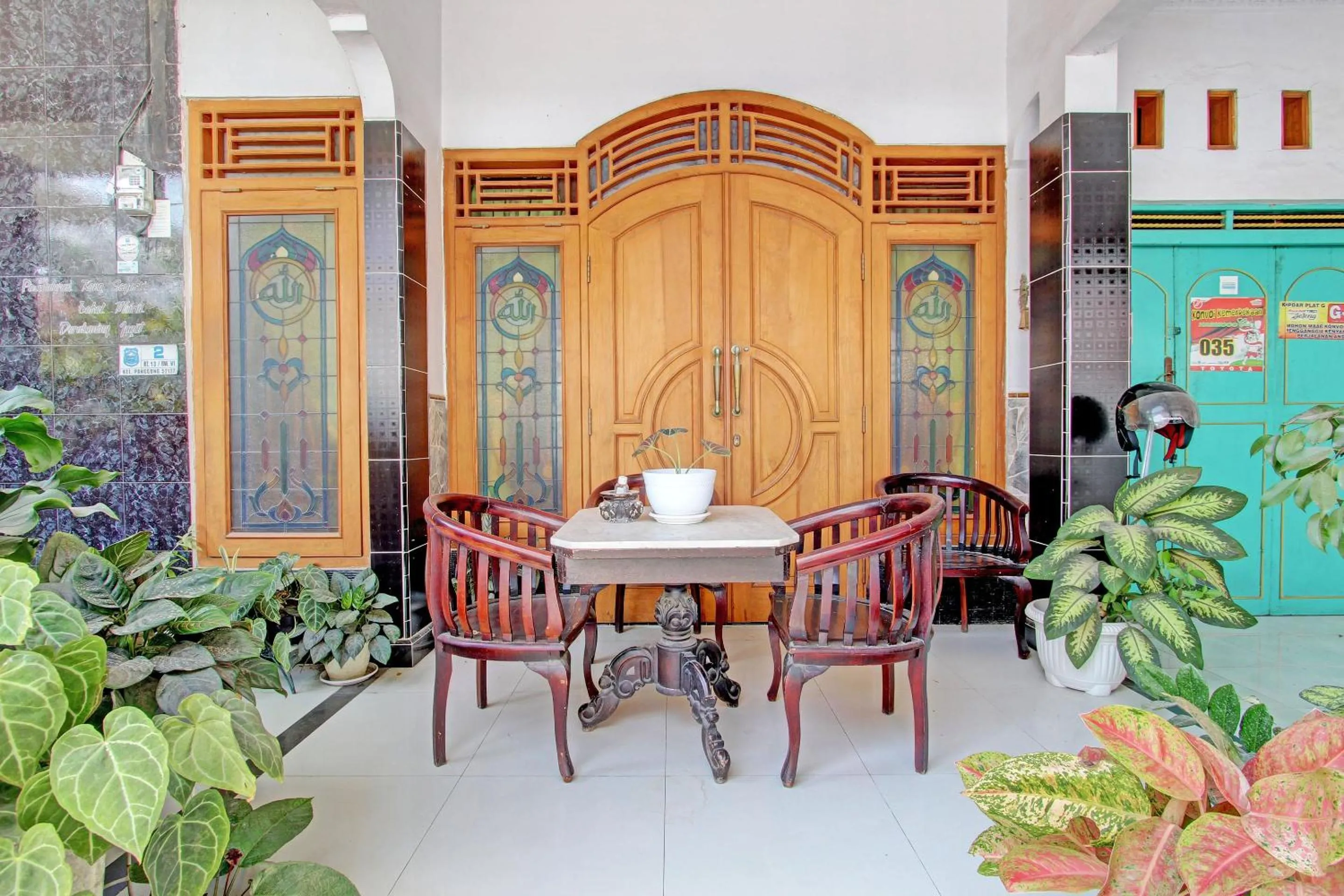 Lobby or reception in Capital O 92929 Hotel New Tirta Kencana Syariah