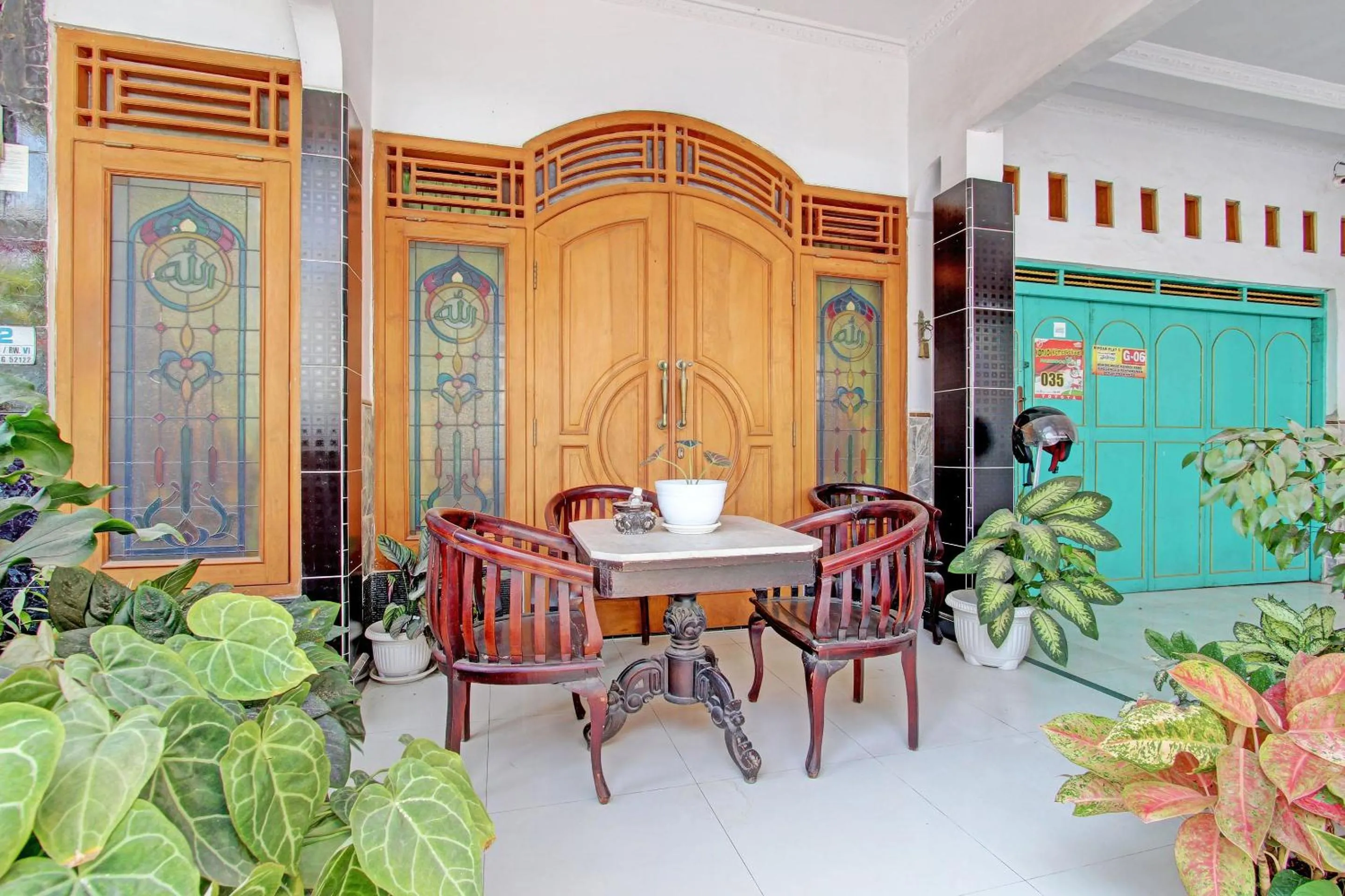 Lobby or reception in Capital O 92929 Hotel New Tirta Kencana Syariah