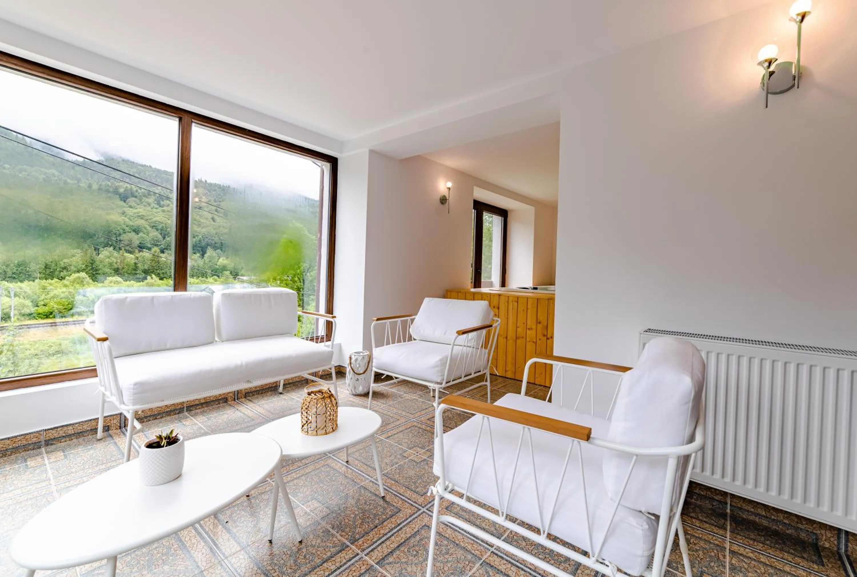 Hot Tub in Yael Luxury Apartments 3