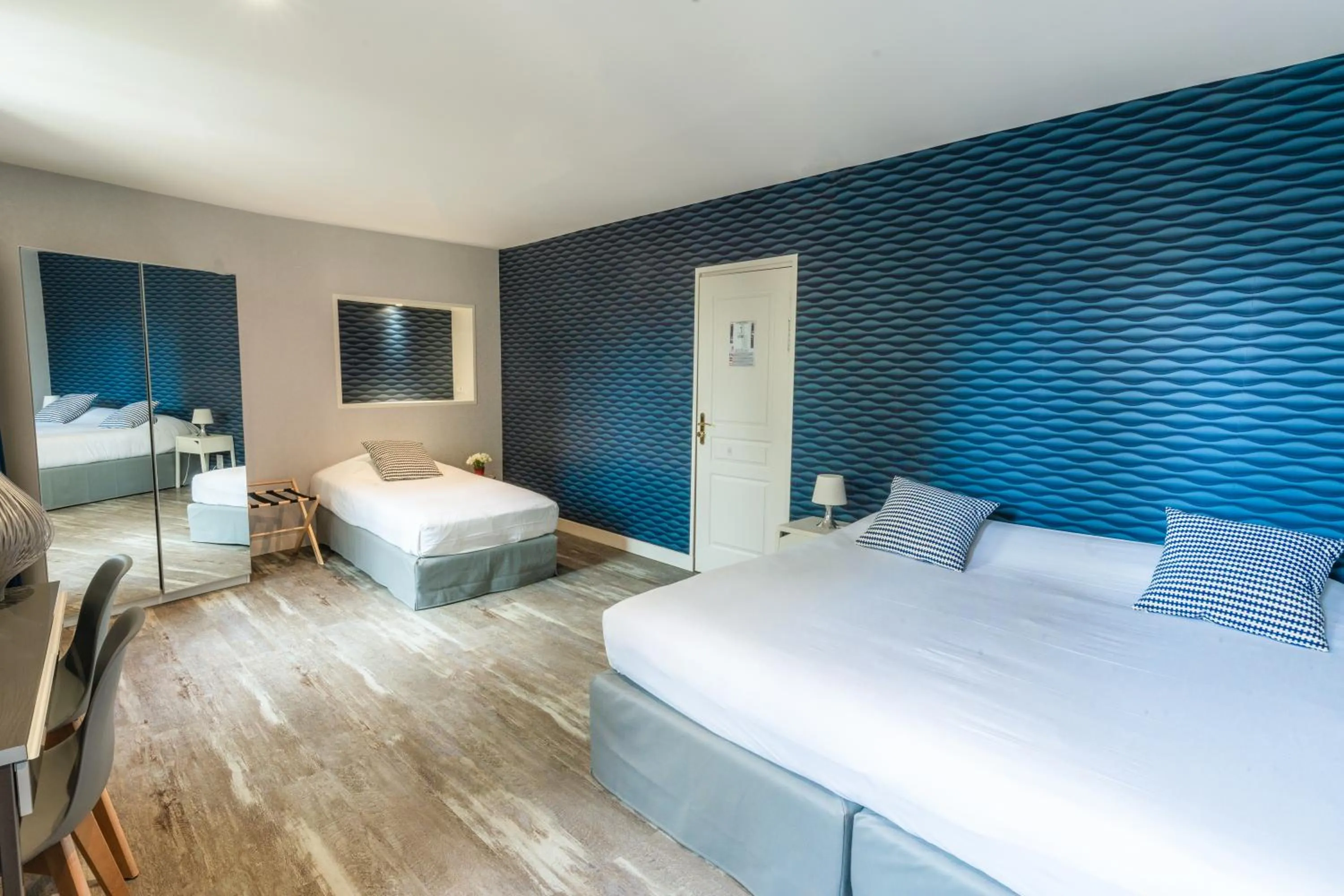 Bedroom, Bed in Grand Hôtel de L'Espérance