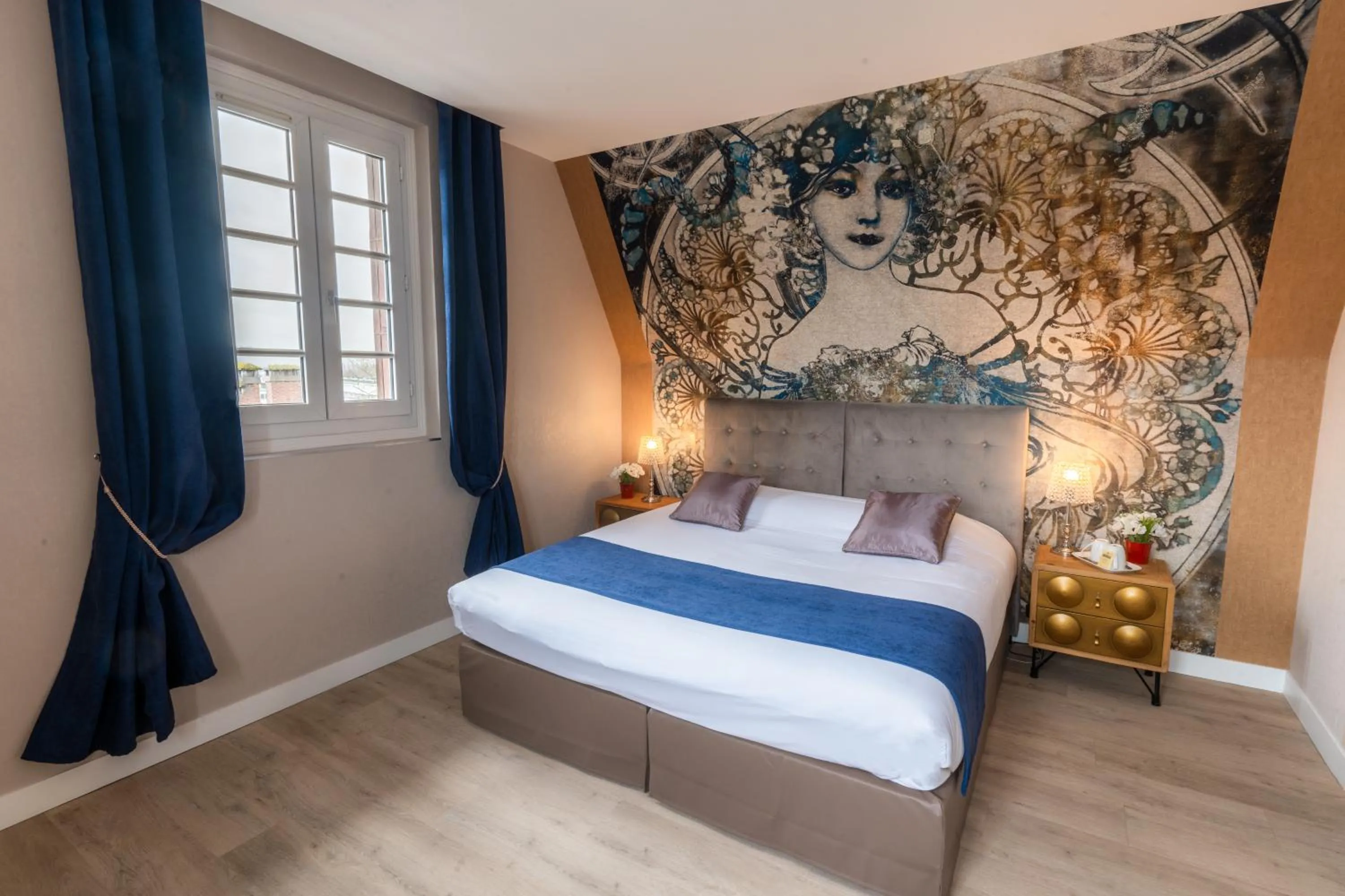 Bedroom, Bed in Grand Hôtel de L'Espérance