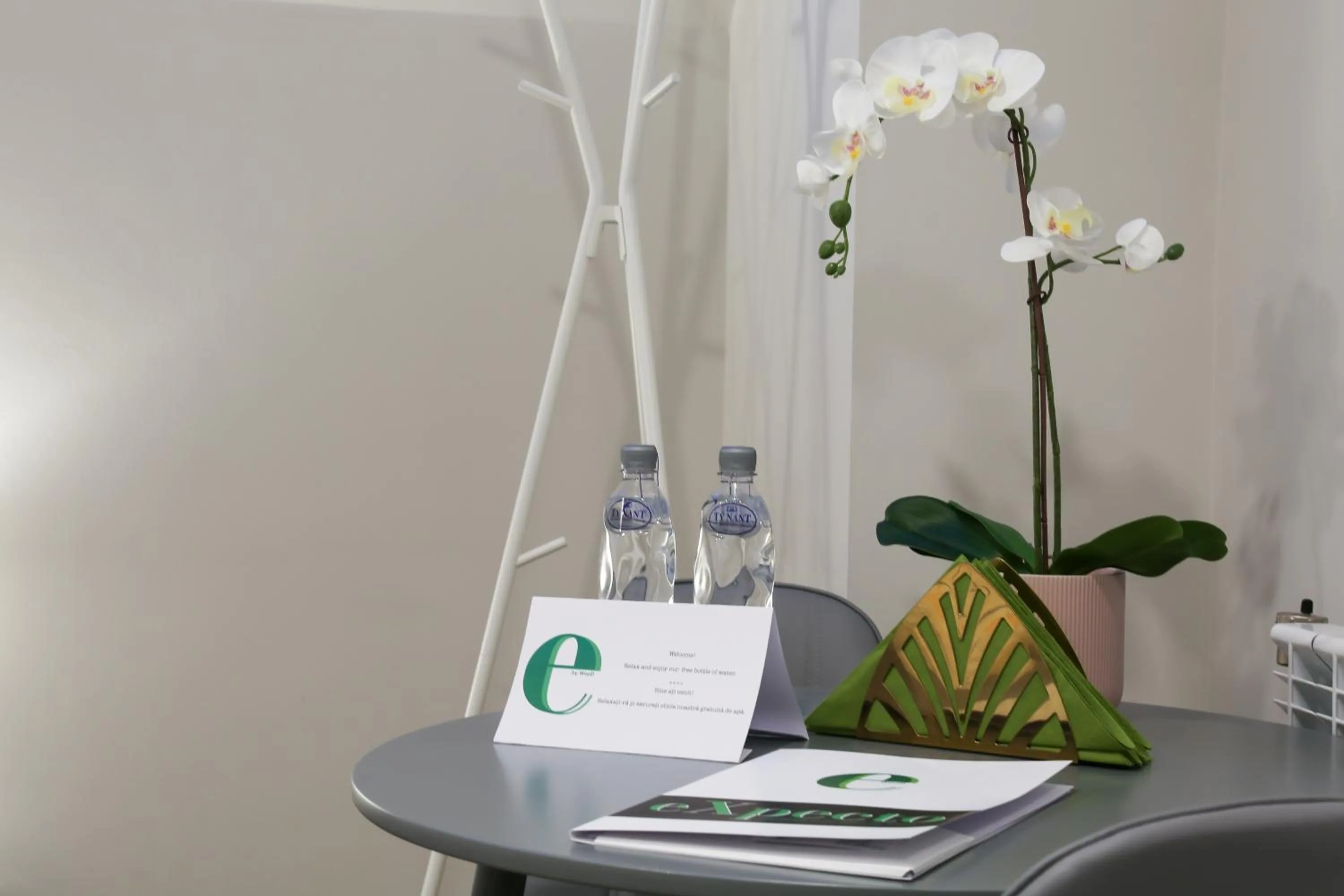 Decorative detail in Expecto Apartments