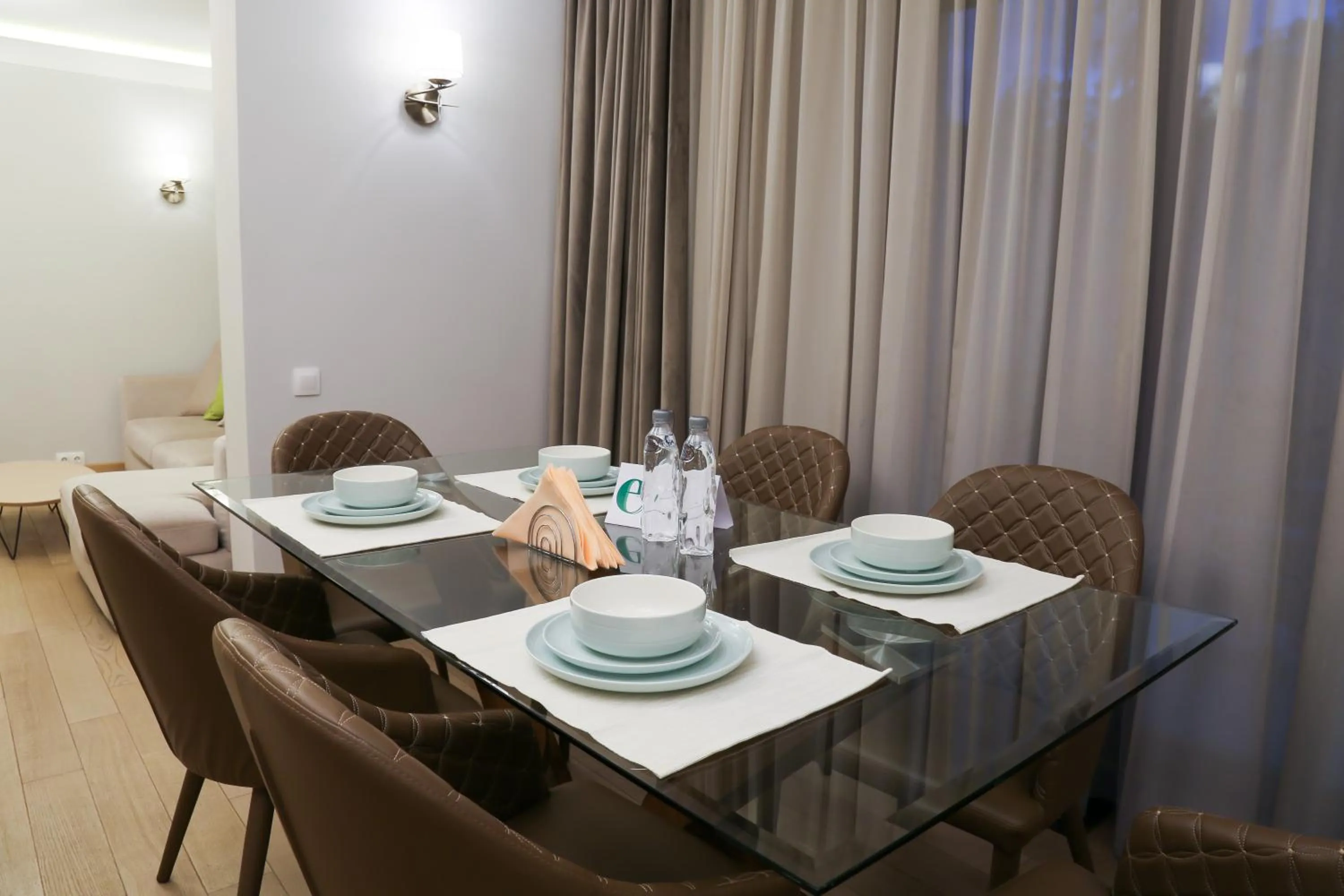 Dining area in Expecto Apartments