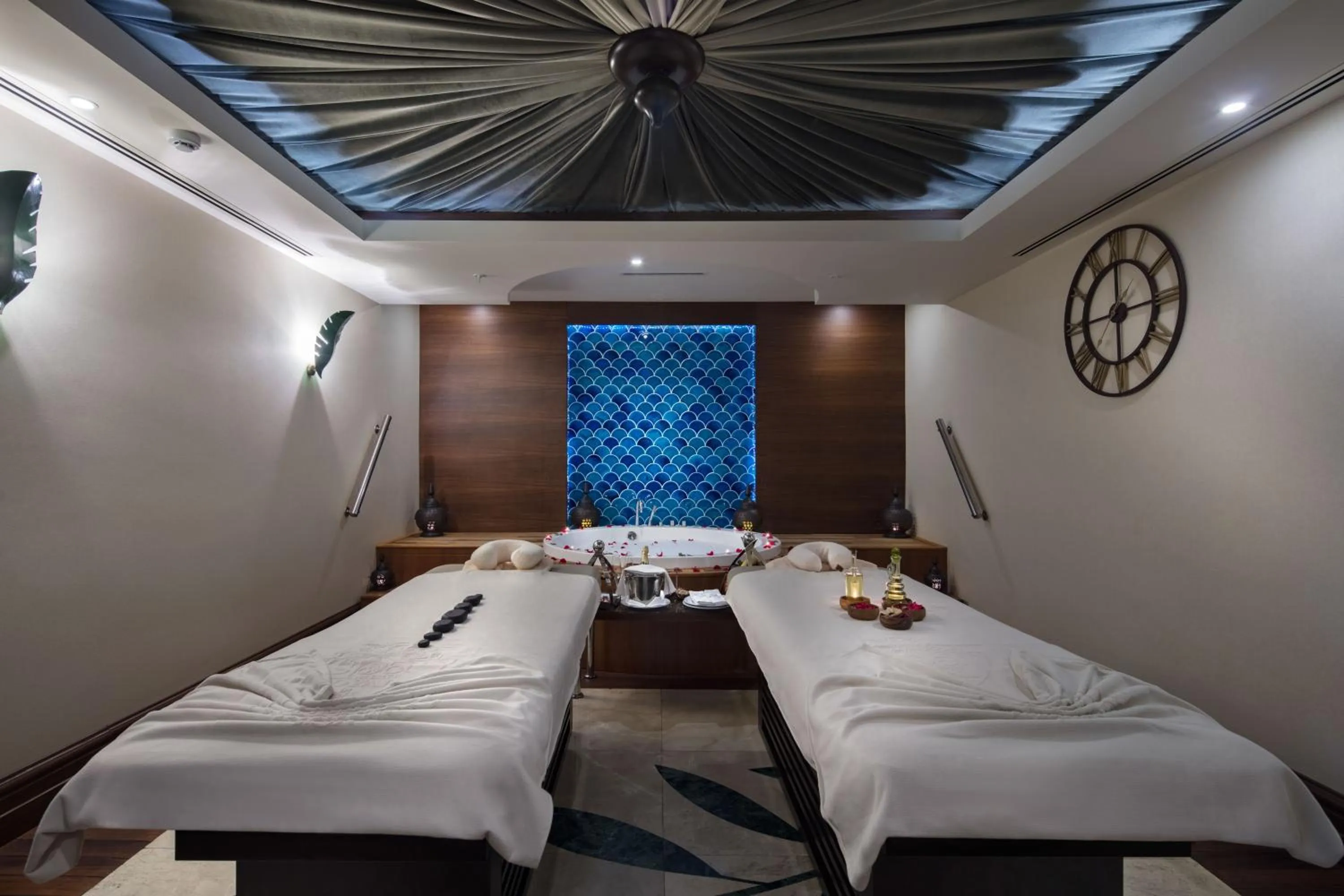 Spa and wellness centre/facilities, Bed in Merit Royal Premium Hotel Casino & SPA