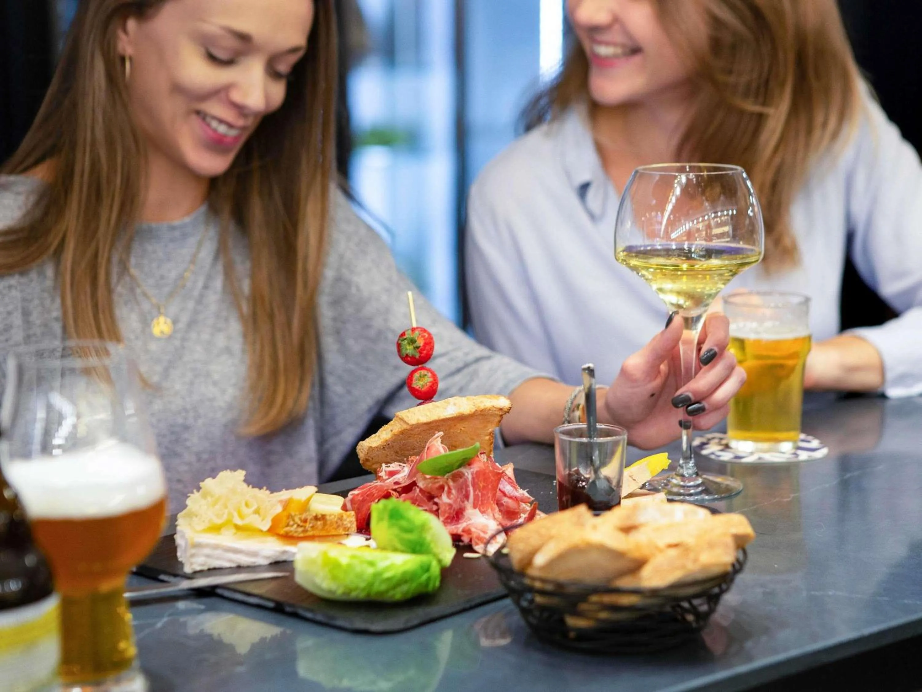 Lounge or bar in Mercure Bordeaux Centre Ville