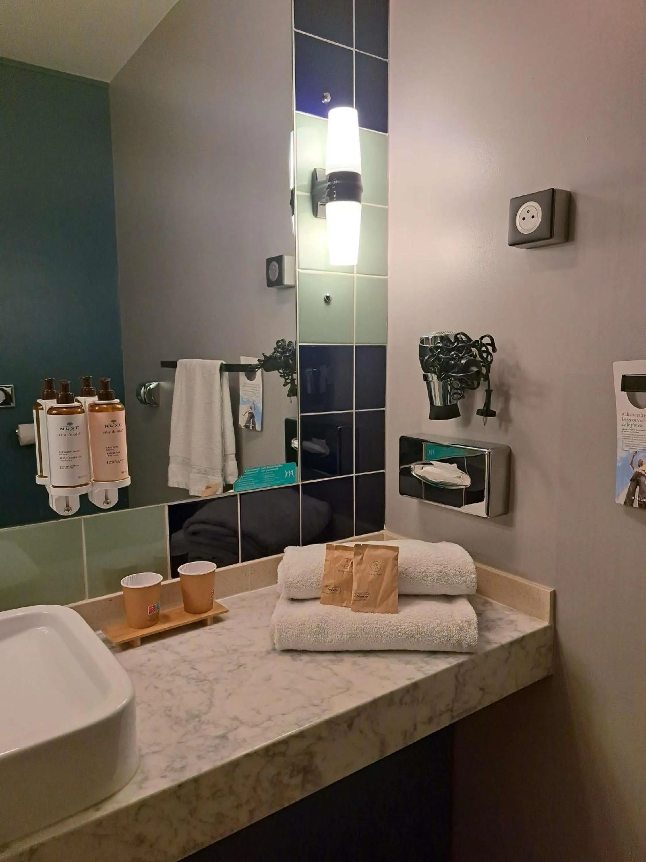 Bedroom in Mercure Bordeaux Centre Ville