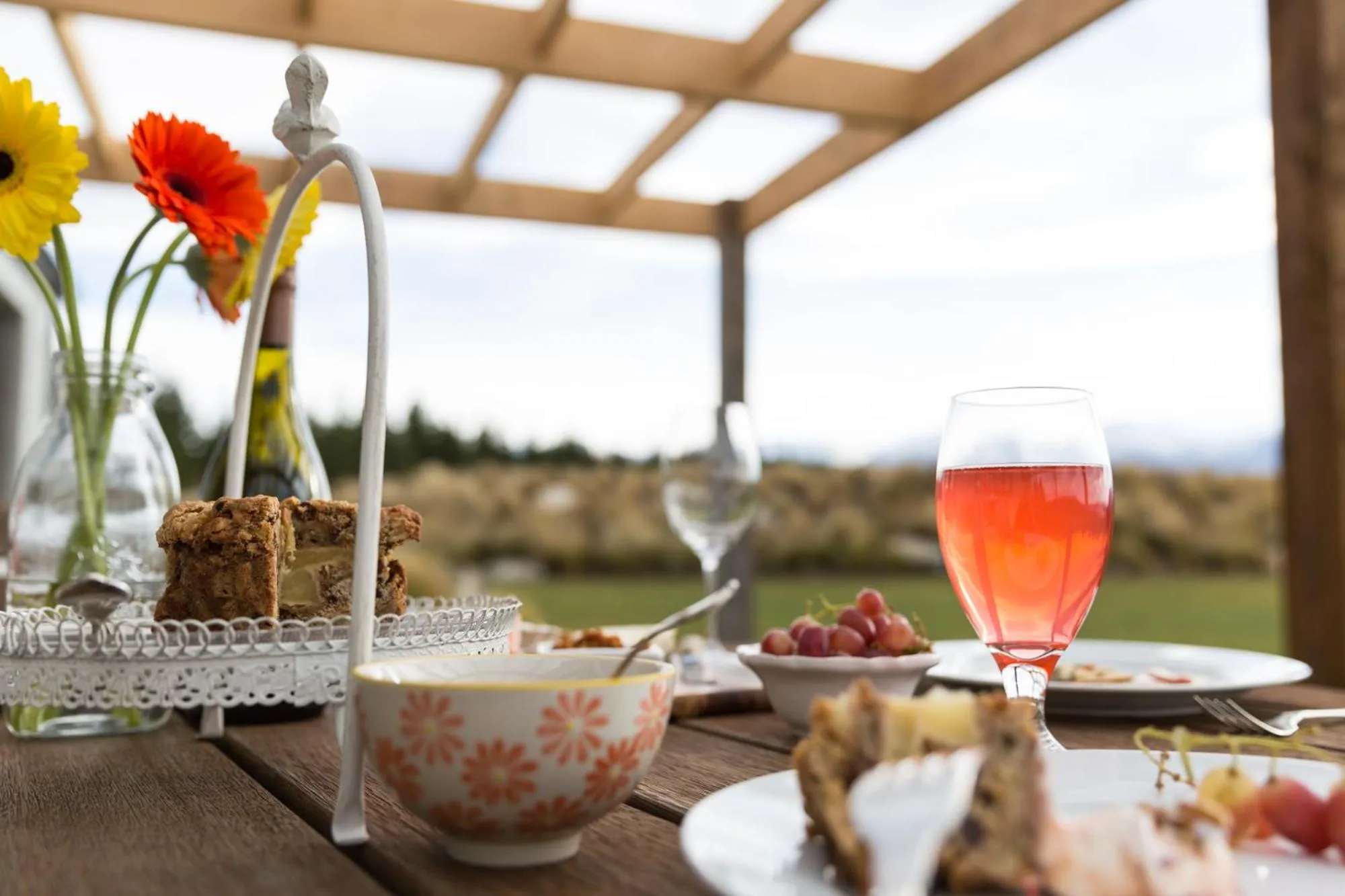 Food and drinks in Mt Cook Lakeside Retreat