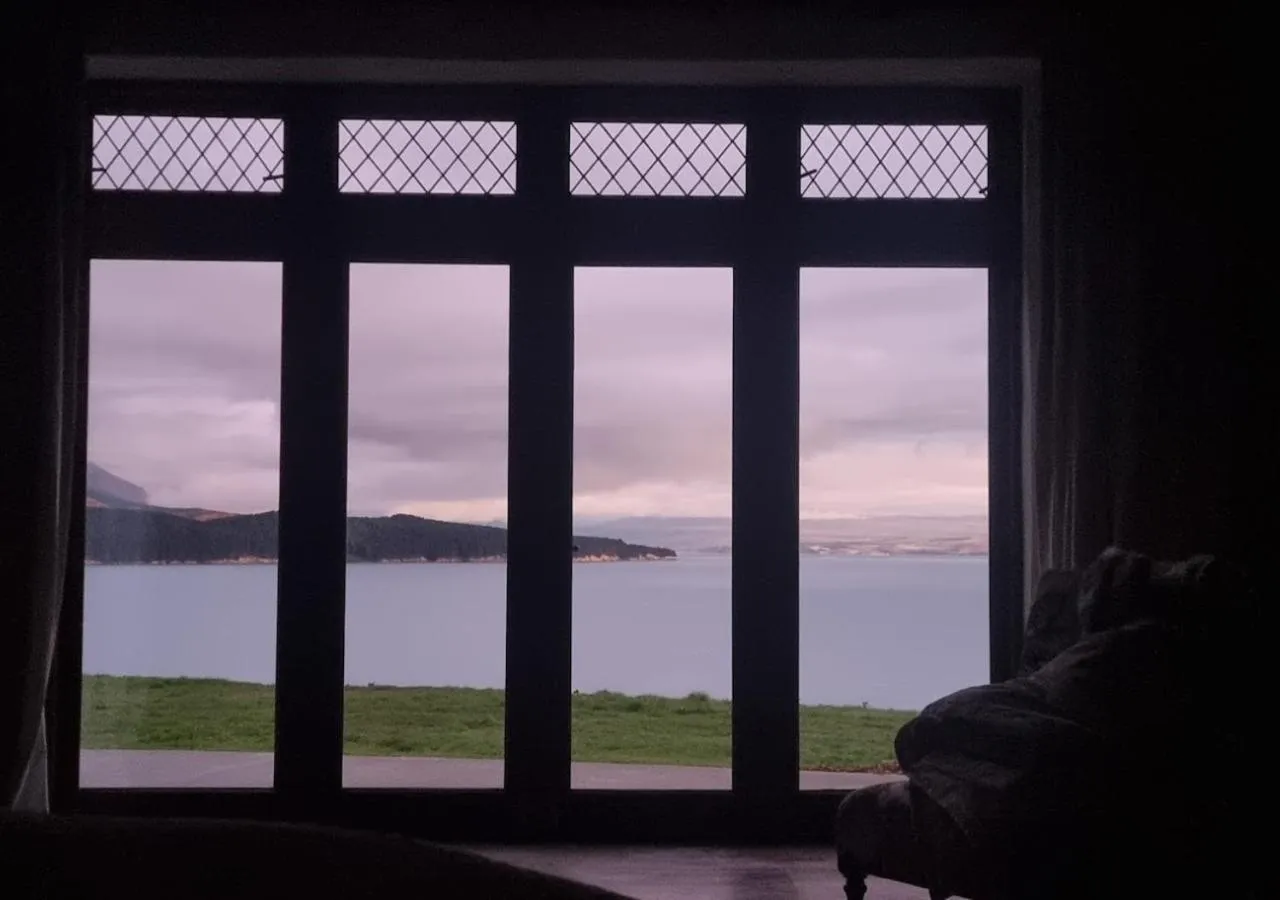 Lake view in Mt Cook Lakeside Retreat