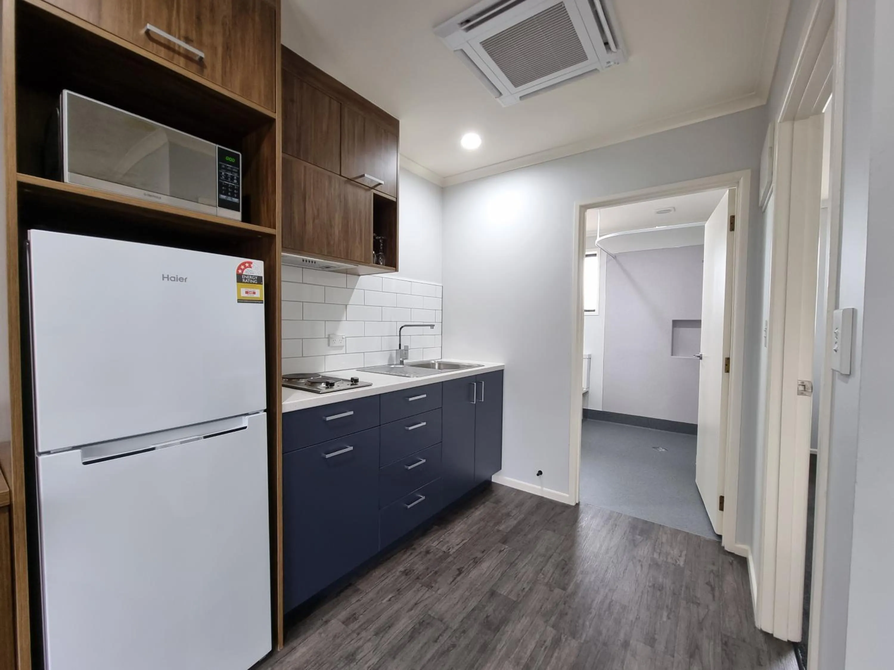 Kitchen or kitchenette in Antonio Mews Motel